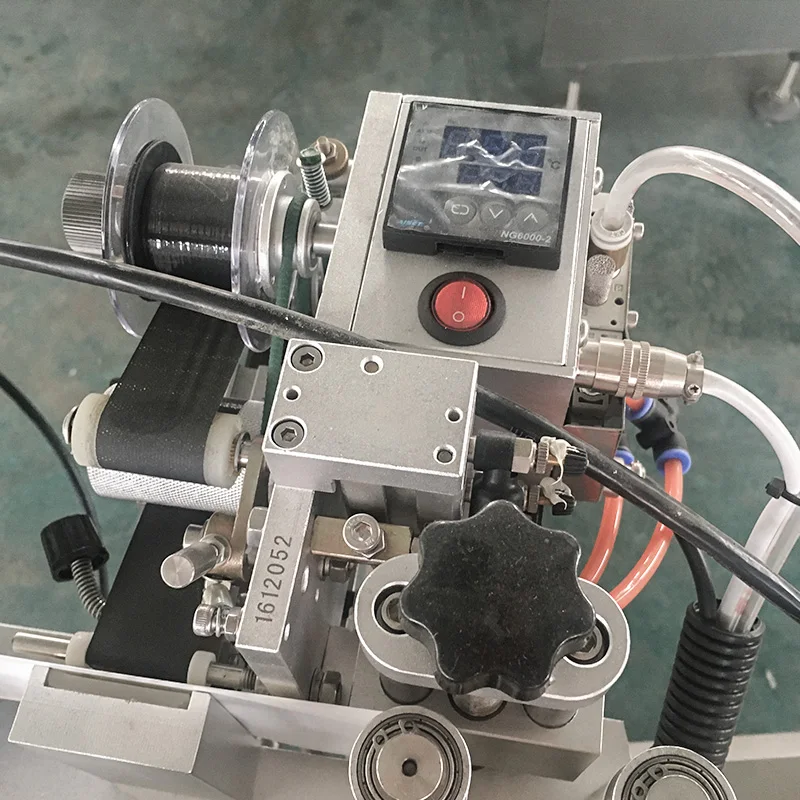 Wholesale Products automatic round plastic small bottle Sticker labeling machine