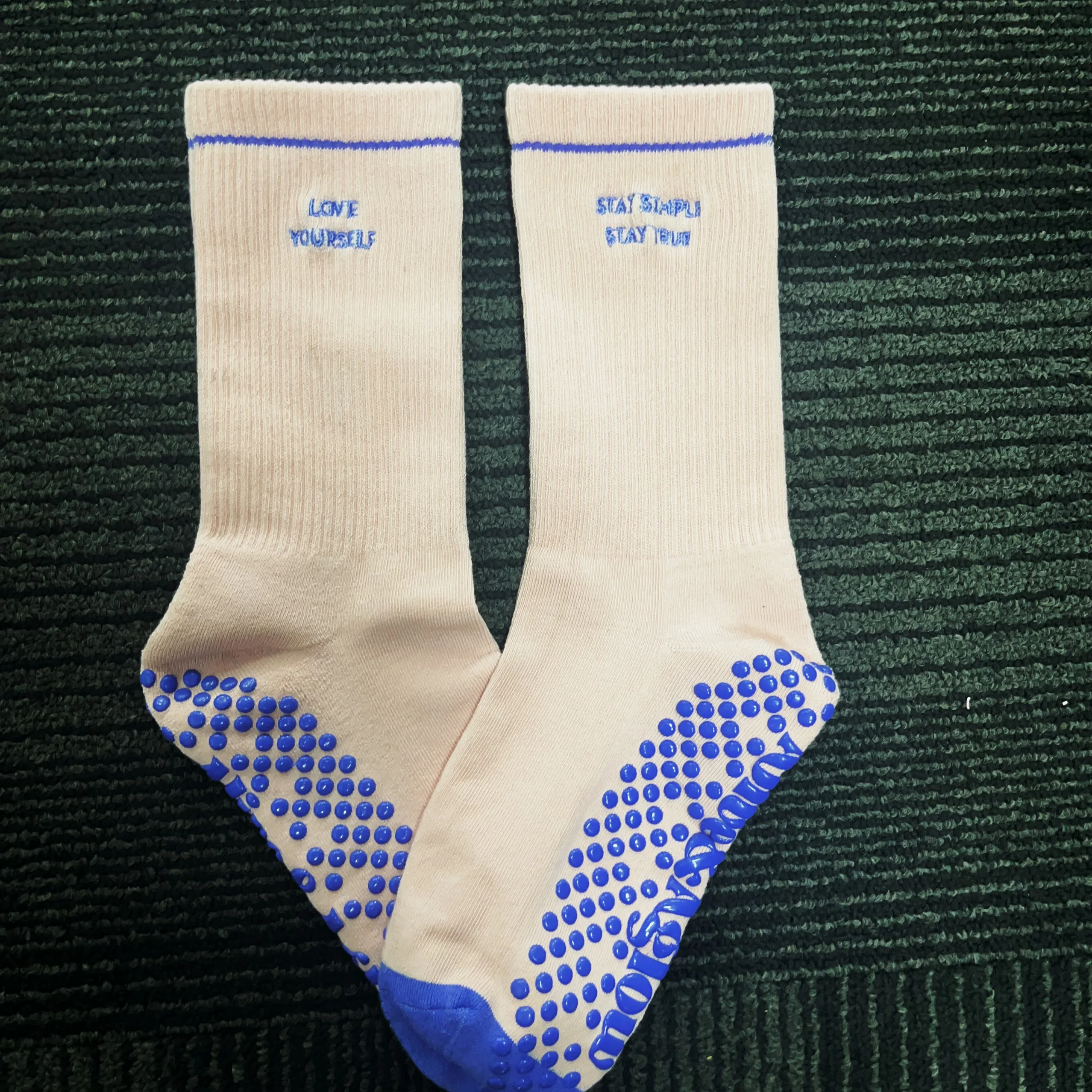 Custom High quality soild pilates yoga grip socks flowers with logo bamboo fibre yoga socks