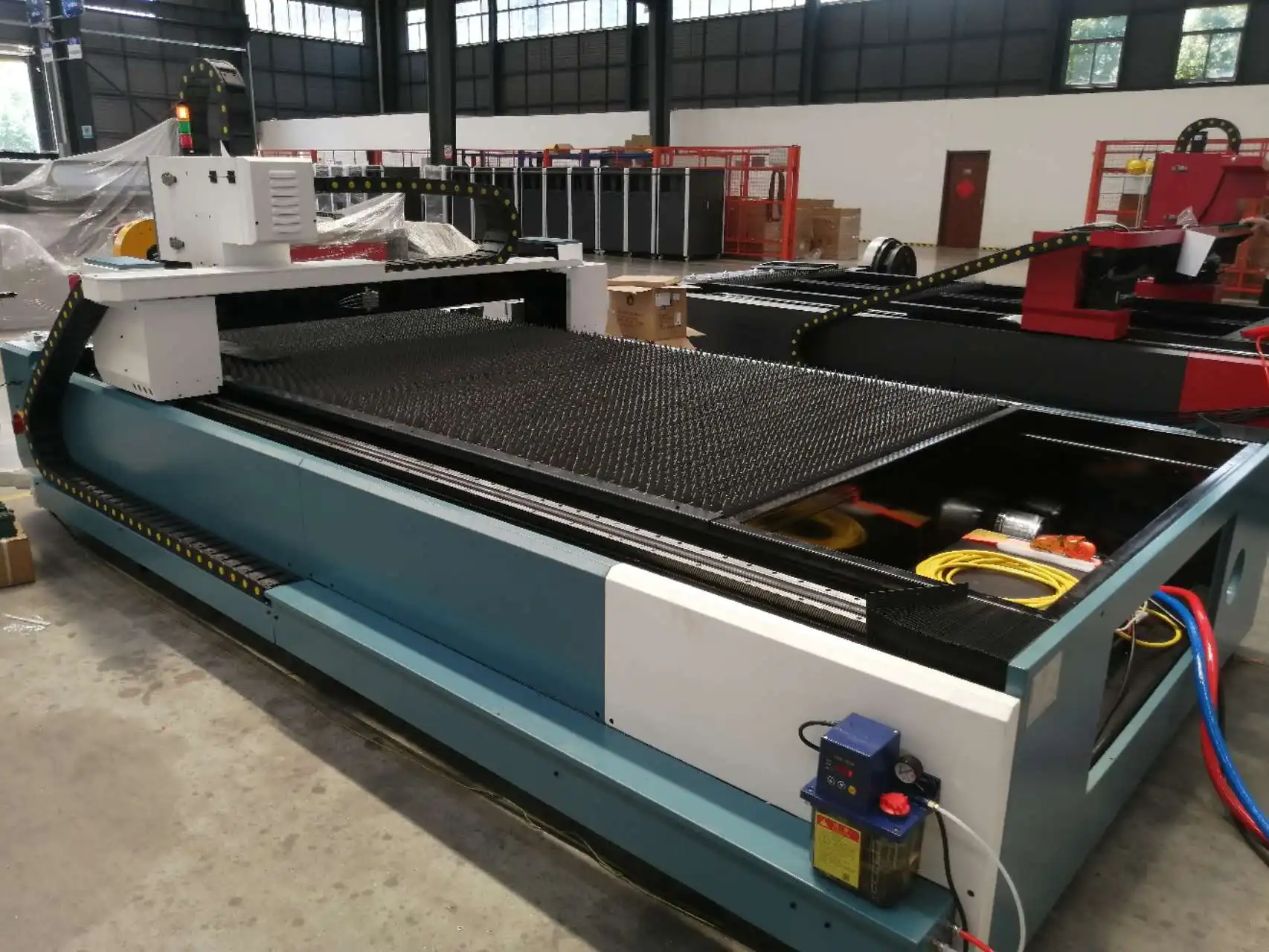 Good Quality Performance cantilever sheet metal process laser cutting machines Laser Cutter opt Raycus or Max laser source