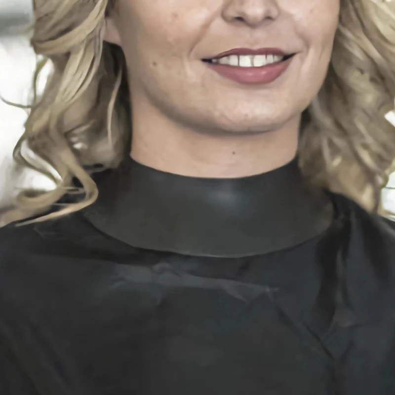 custom logo rubber neck  barber supplies hairdressing cape salon hair cutting barber capes with silicone neck