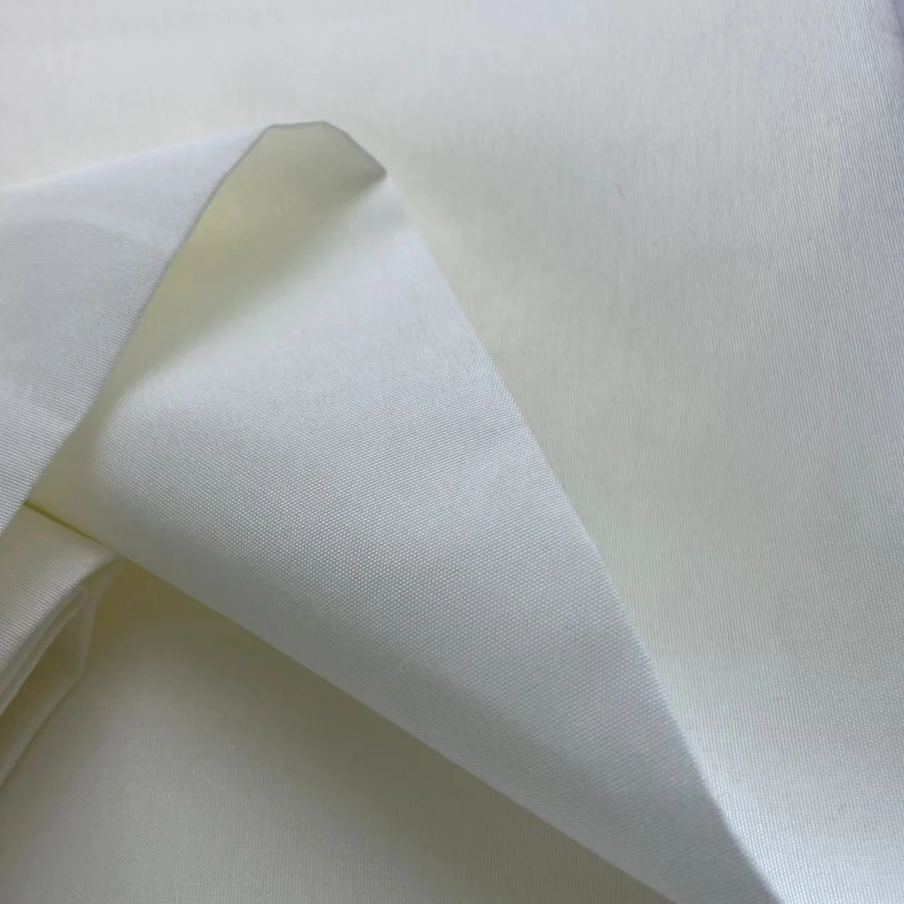 Chinese Manufacturers Supply 67Gsm Double Sided 100% Polyester Brushed Microfiber Pongee Fabrics For Bedding Sofa Lining