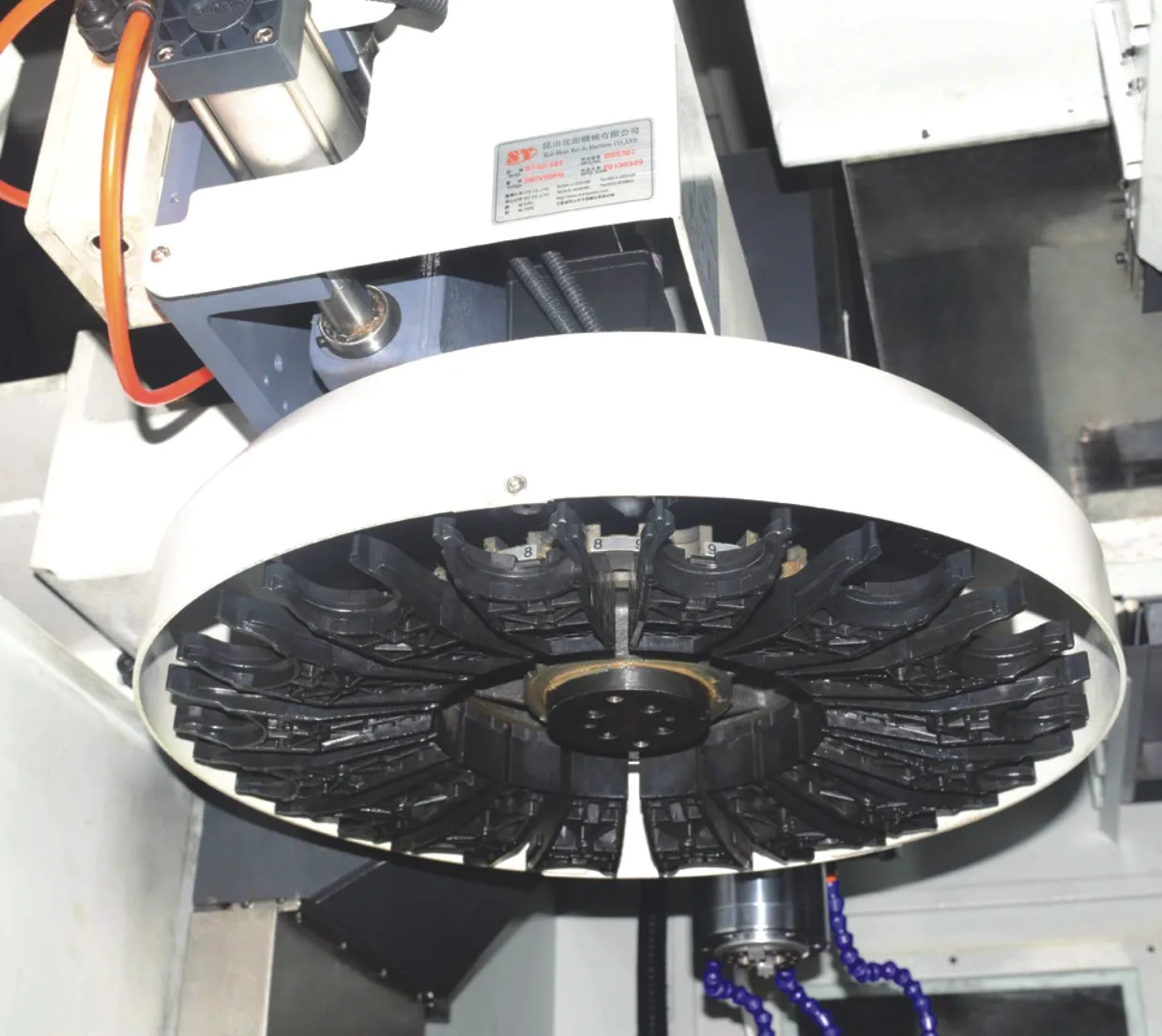 Z-MaT Compact VMC550E 3 axis CNC Vertical Machining Center China small CNC Milling Machine