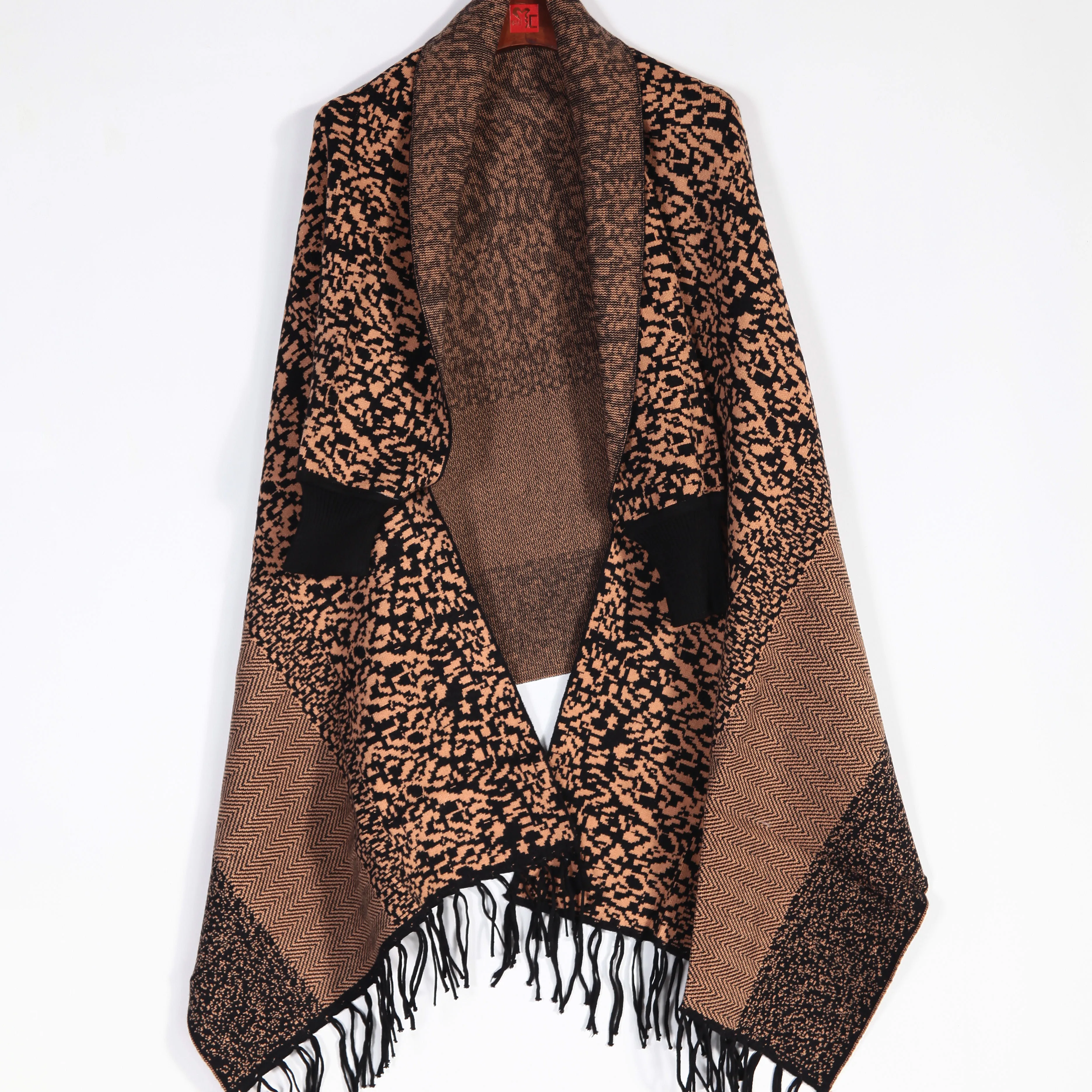 
Wholesale Spring 2021 New Arrival Turn Down Neck Women Knitted Poncho Sweater Patterns Shawl Crochet Poncho For Women Sweater 