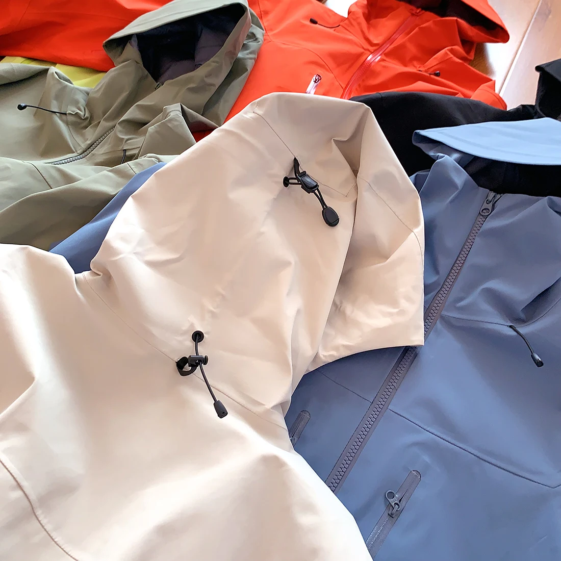 Stand Outdoor Hard Shell Jacket 10000mm Windproof Waterproof Jacket for Wholesale Spring and Autumn High Performance Summer