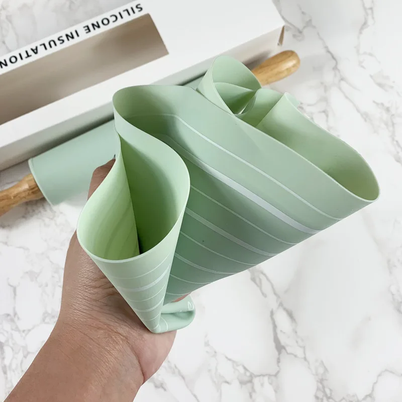 Kitchen Accessories Baking Tools set of silicone rolling pin Wooden Handle with round Mat