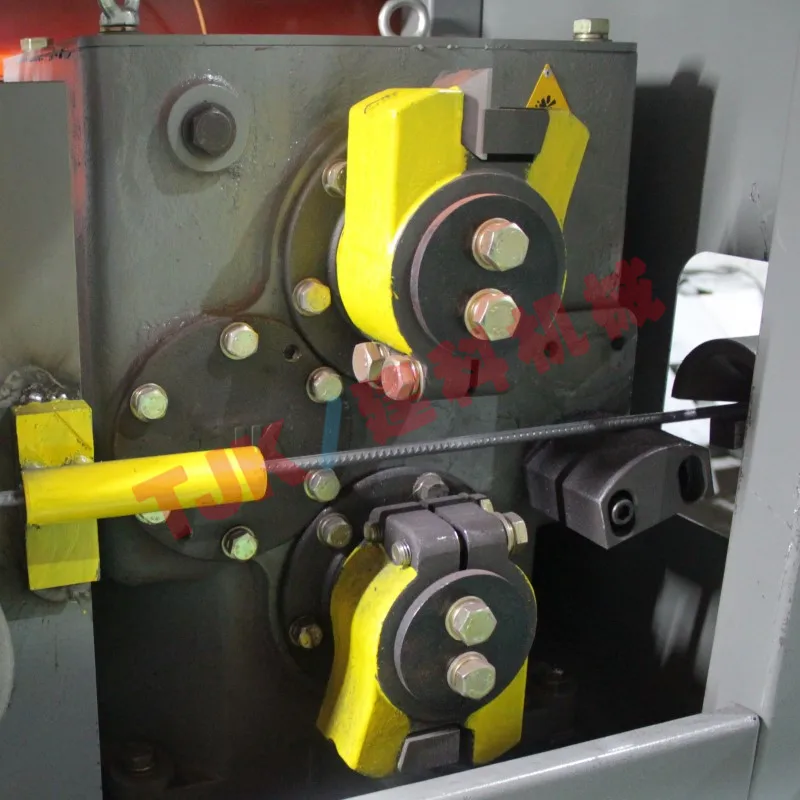 
wire straightening and cutting machine 