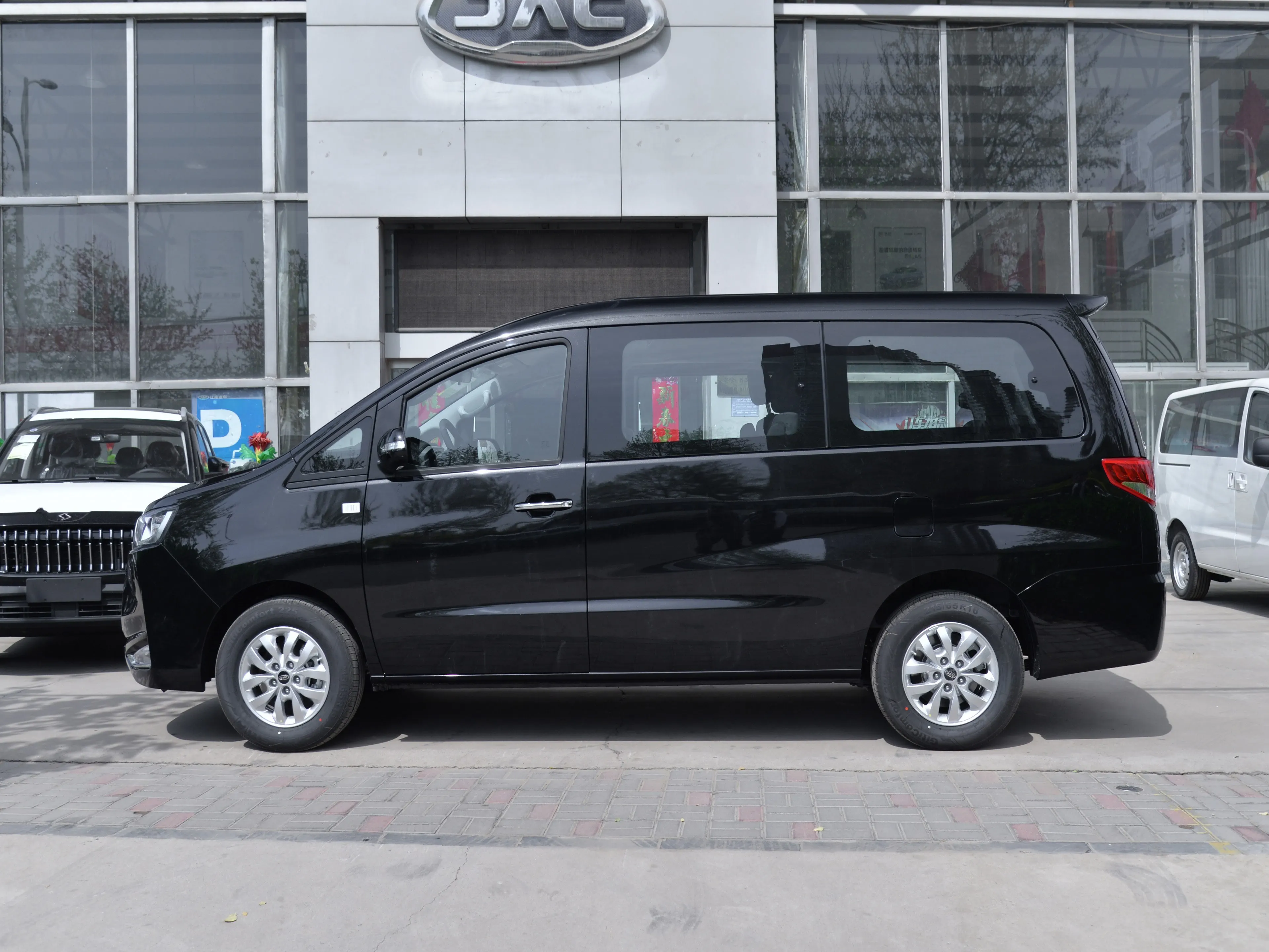 Лидер продаж 2022 2021 новый автомобиль JAC Ruifeng M4 GDI бензиновый MPV сделано в Китае