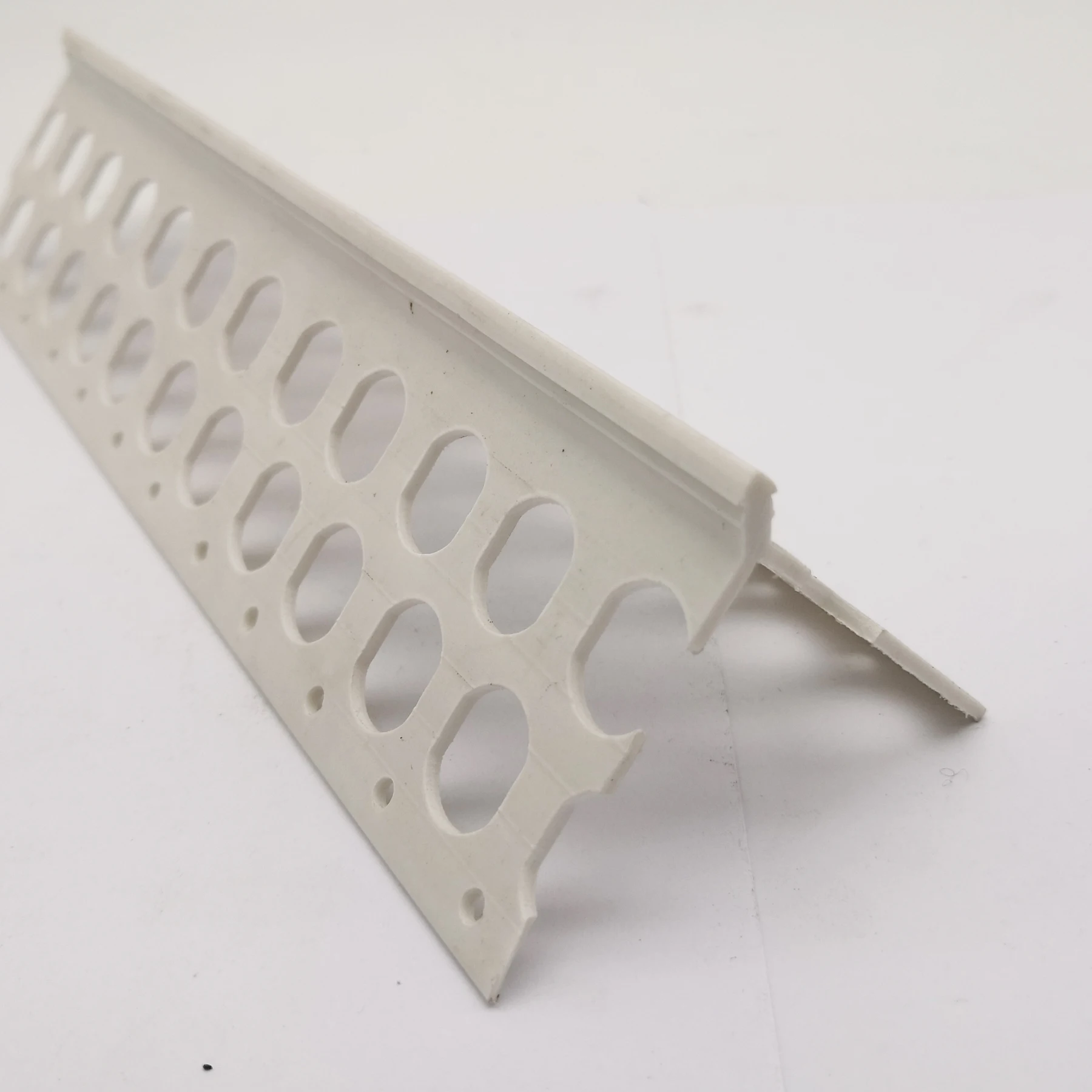 2.7m PVC Corner Bead with Fiberglass Mesh