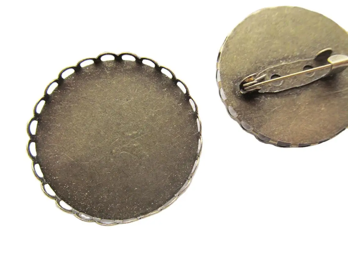 Оптовая продажа 2024 на заказ простой дизайн ручной работы Античная бронзовая Женская Классическая человеческая брошь