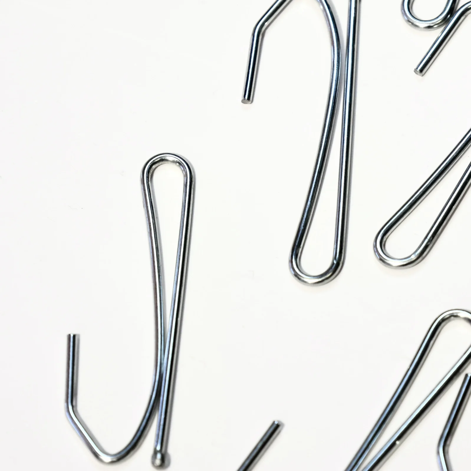 Rust-proof Pin-on S Hook Steel Self Unique Drapery hook Maker hospital curtain