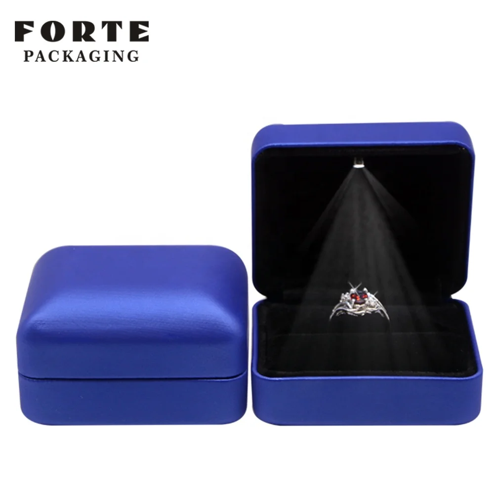 FORTE coffret bijoux black high end leather engagement custom made jewelry boxes jeweler ring box with  LED