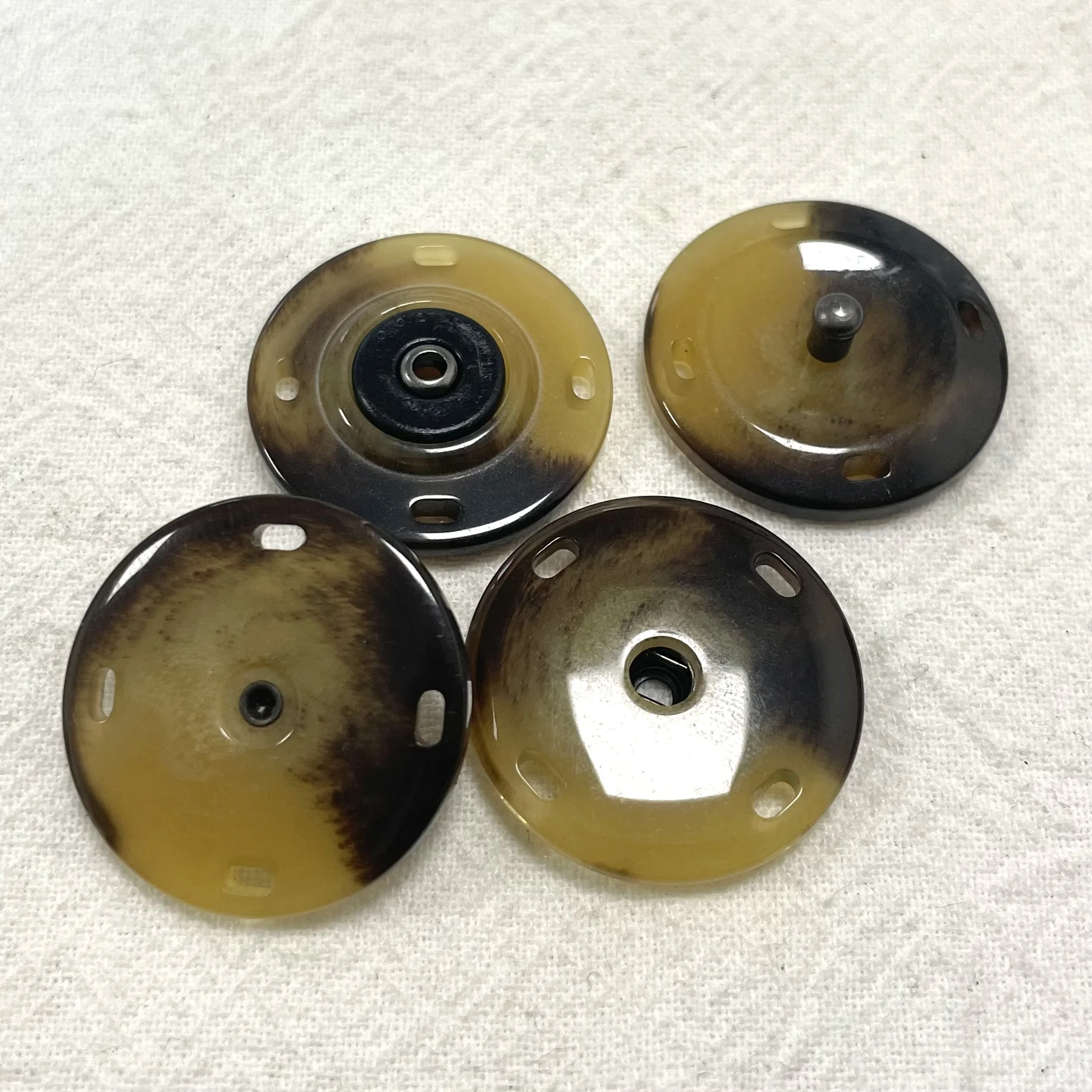 Wholesale custom size and logo press button high quality resin snap button for clothing