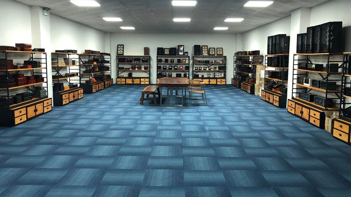 GC03-D20BB-L-A Perfect Quality super quiet motor MDF wood Door sensor LED Light watch winder for Watch enthusiasts