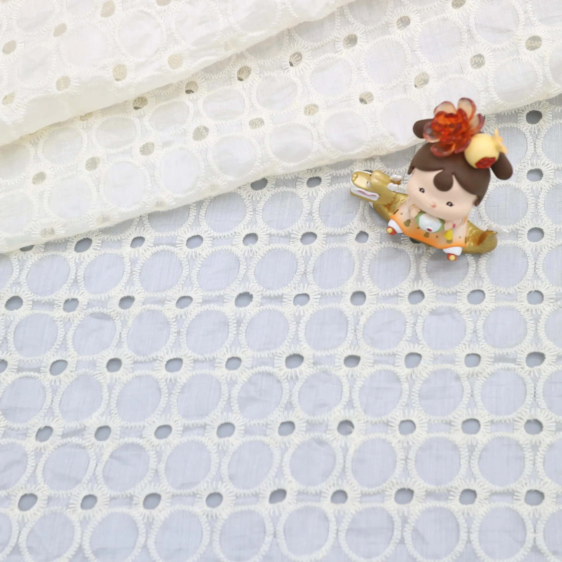 AFFNINTY Wholesale Custom Soft White Circular Pattern Hollow Embroidery Guipure Lace Fabric For Clothes