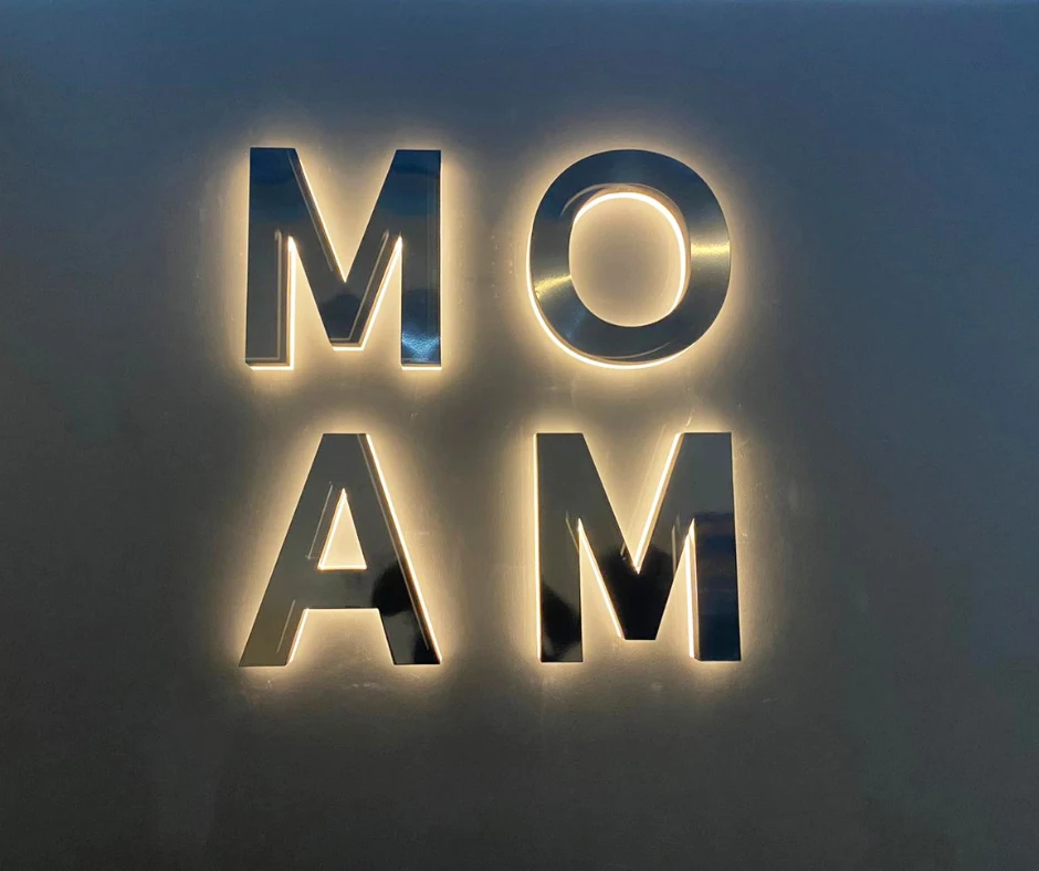 Custom Stainless Steel Storefront Logo Signboard 3D Light Up Led Channel Letter Sign