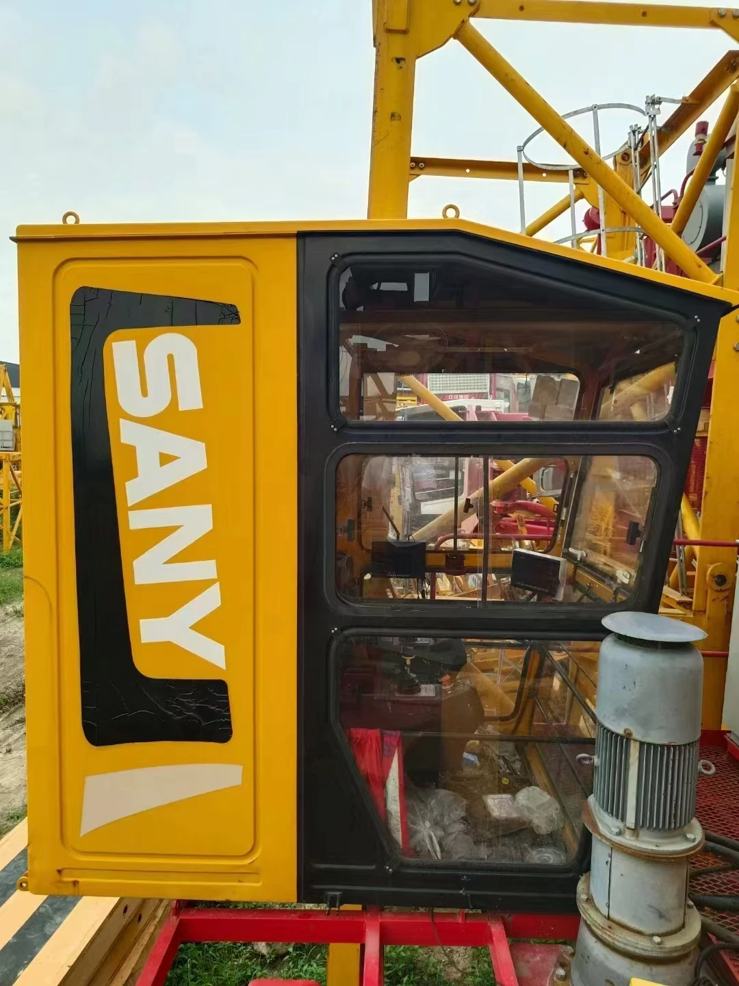 New arrived Sany 7021 working range 70m 12T used tower crane