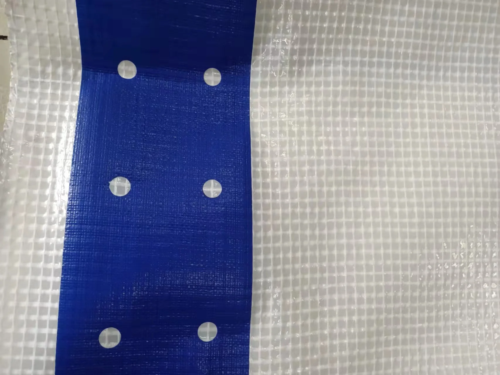 China Custom Wholesale Price FR PE Scaffold Sheeting and Leno Tarp for Construction Building Wrap Enclosure Sheeting Tarpaulin