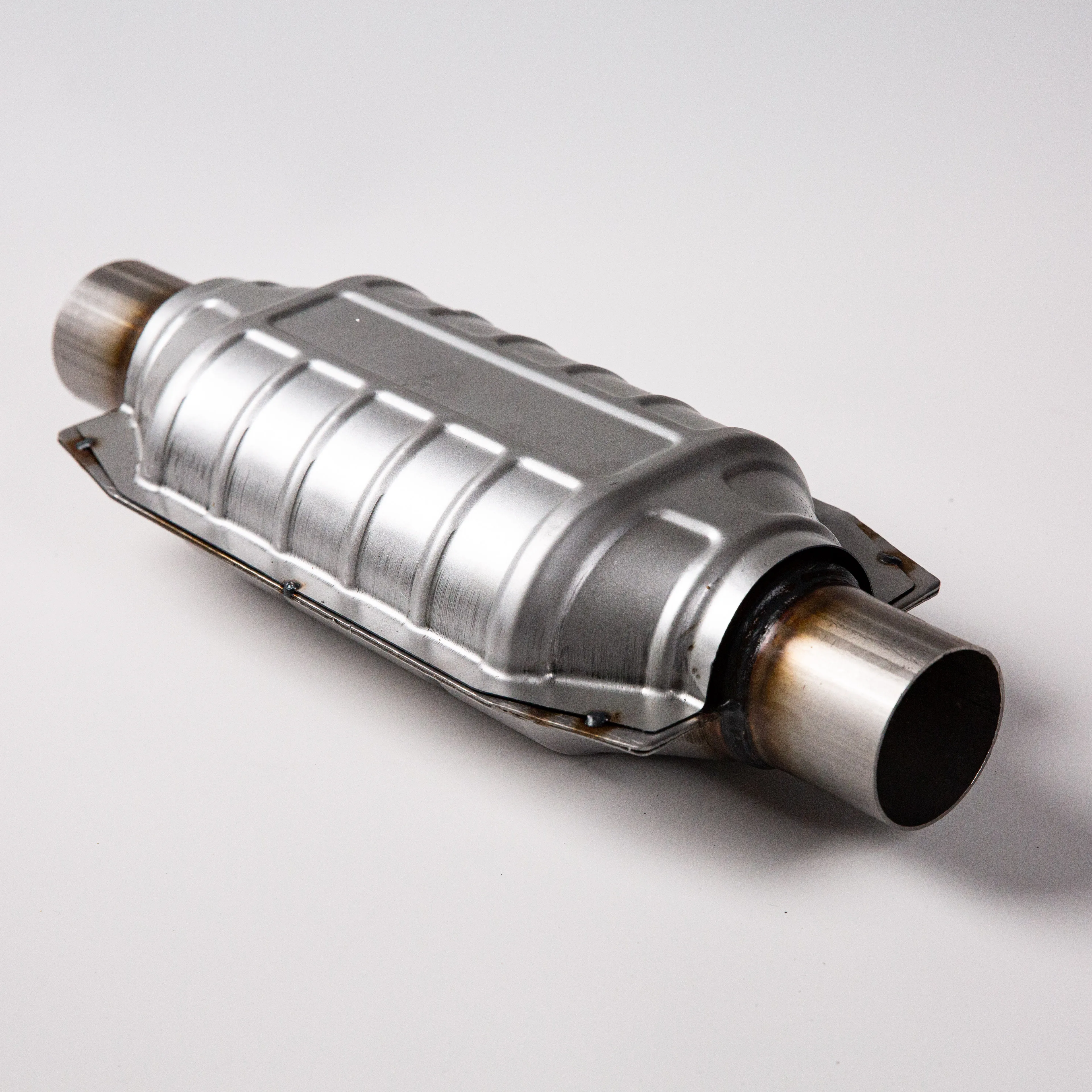 Universal type auto ceramic catalyst with metal cover catalytic converter catalyst
