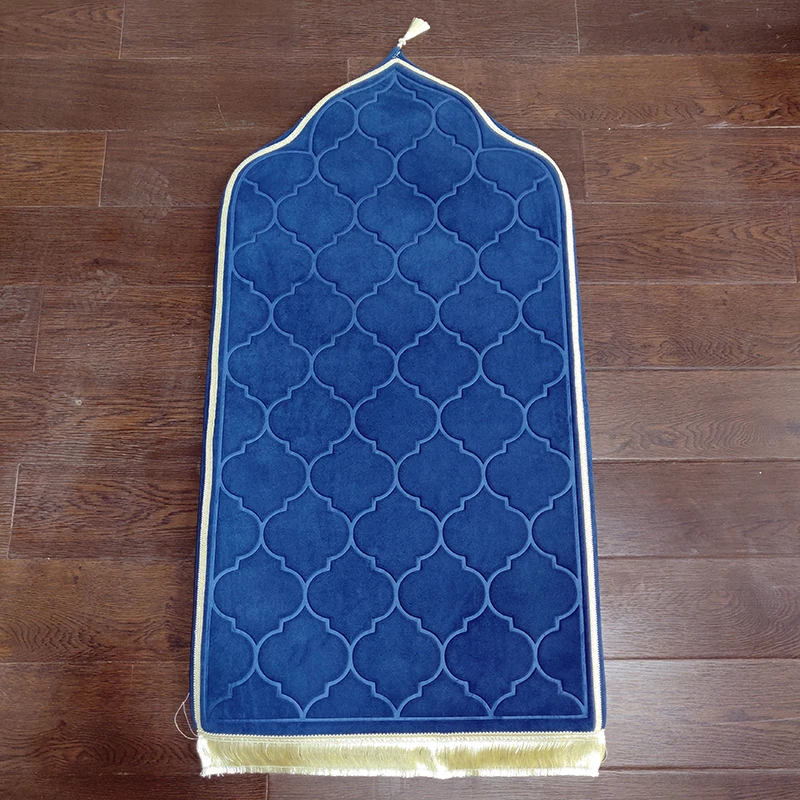 Wholesale luxury thick padded anti slip prayer mat carpet arabic muslim islamic special-shaped prayer rug With tassel