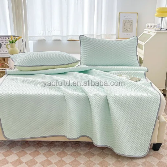 Мягкий удобный дышащий коврик для кровати из трех частей, Шелковый коврик для льда, машинная стирка, мягкий коврик, простыня из волокна, покрывало для кровати
