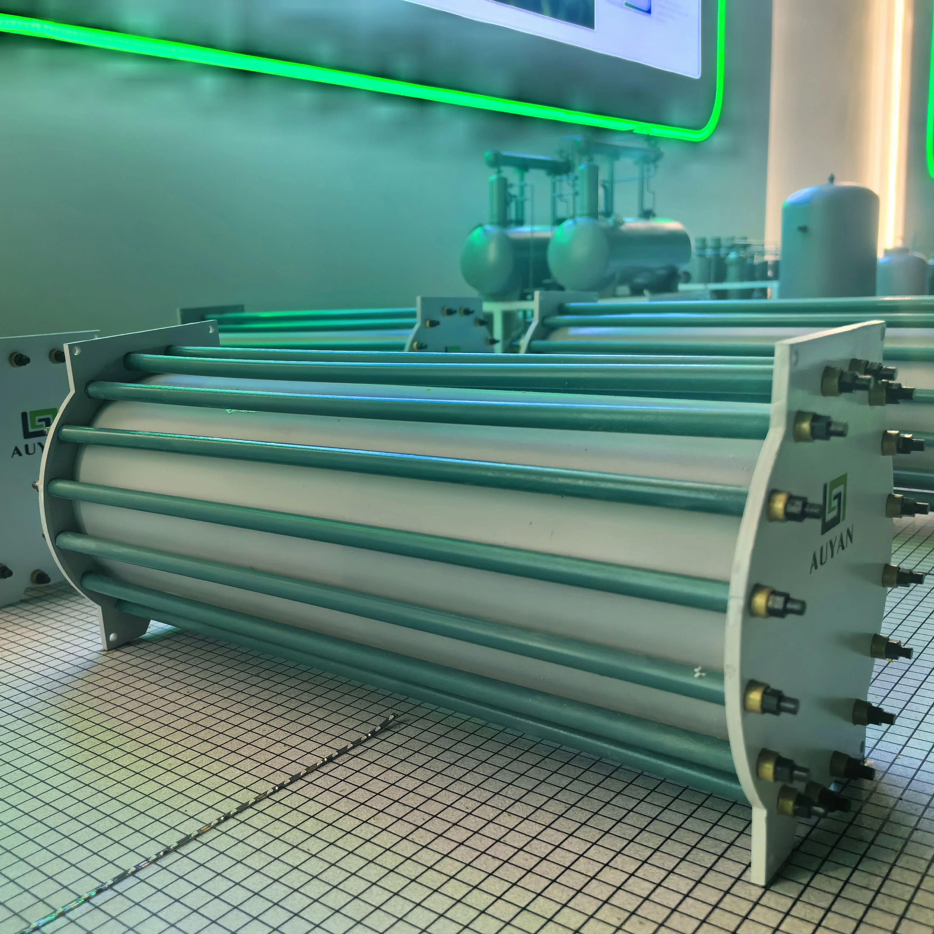 Automatic decomposition hydrogen generator hydrogen plant