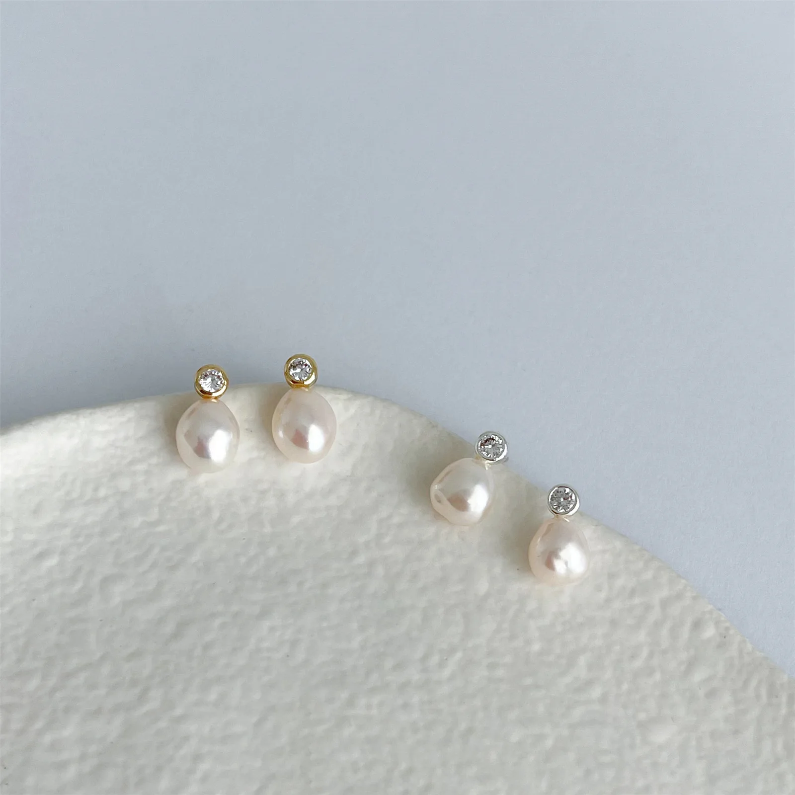 Серьги из серебра 925 пробы с натуральным пресноводным жемчугом