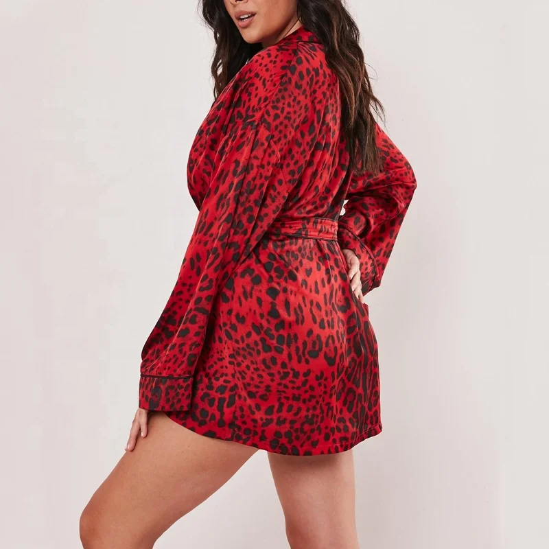 
 Guang dong Заводская оптовая продажа плюс размер халат, одежда для сна, женские туфли красного цвета с леопардовым принтом из атласного шелка ночная рубашка, пижамы с длинными рукавами, украшенные буквами  