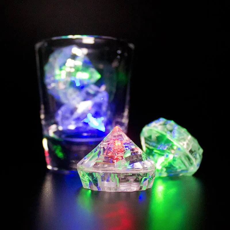 Fashion Style New Arrival Amazon best selling Small Ice Cube Flashing Light UP Ice Cube led For Drink Led Outdoor Ice Cube
