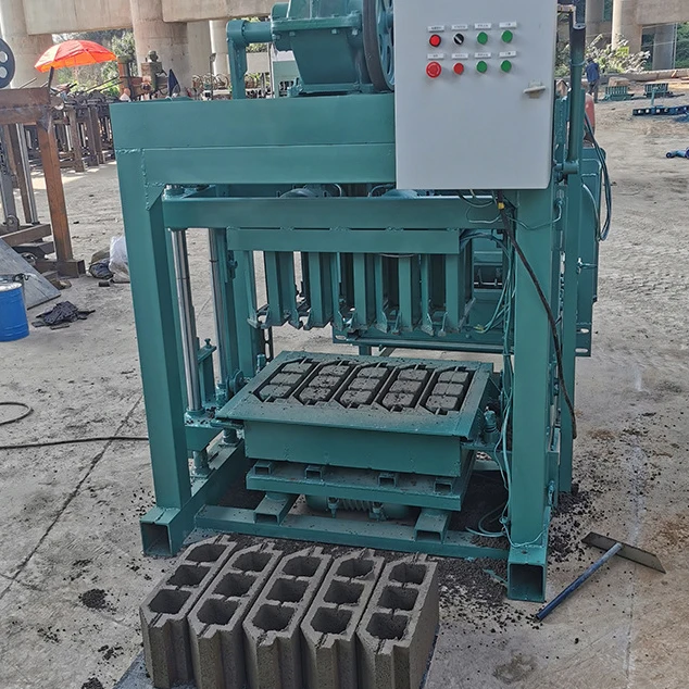 40-3a Mobile Concrete Retaining Wall Block Molds 2000HZ Cinder Global 6.7KW 800kg Easy to Operate Sand 40s