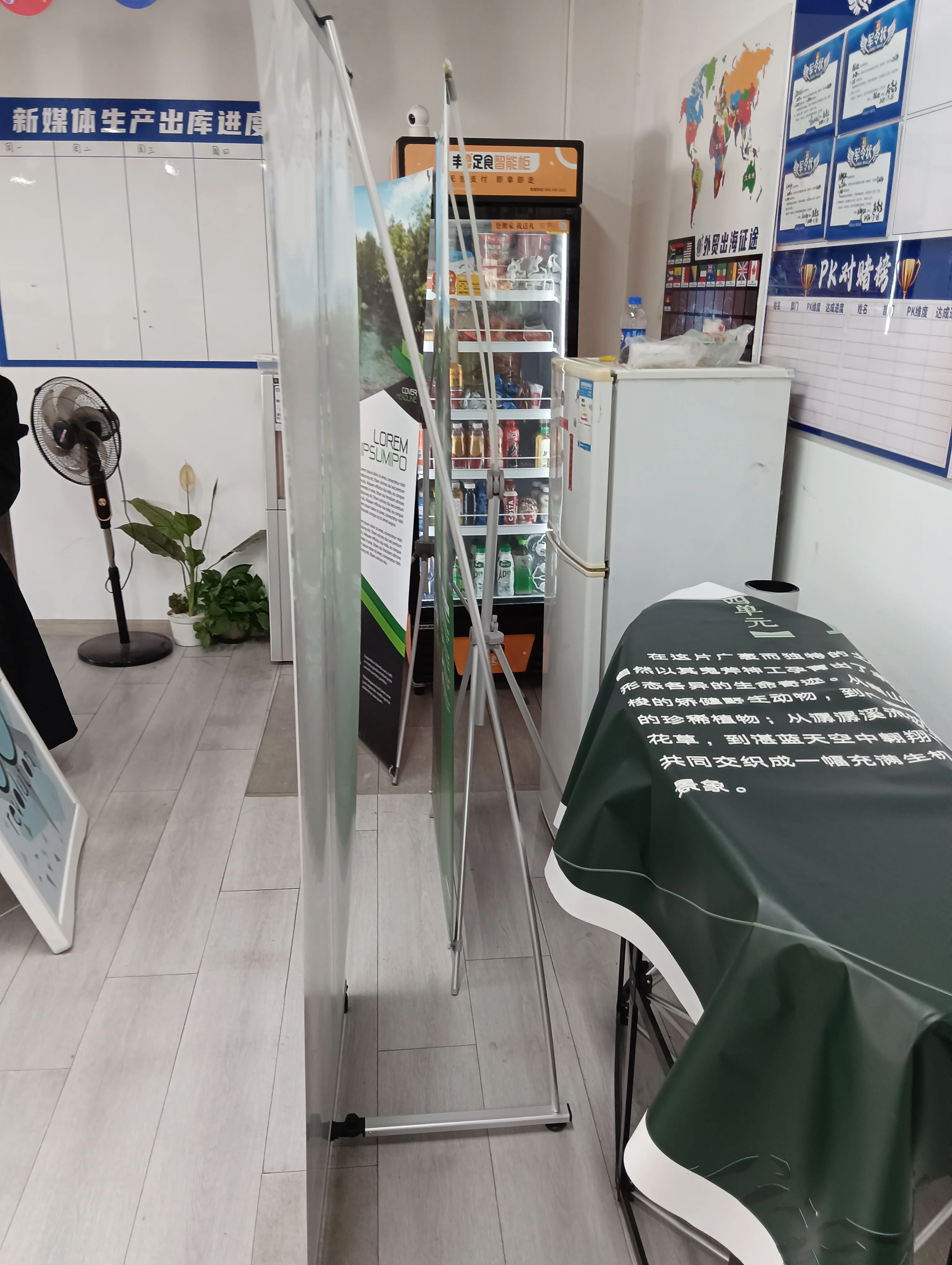 Customize L Frame Banner Stand Portable Aluminum L Stand with Adjustable Retractable L Stand for Advertising and Promotion