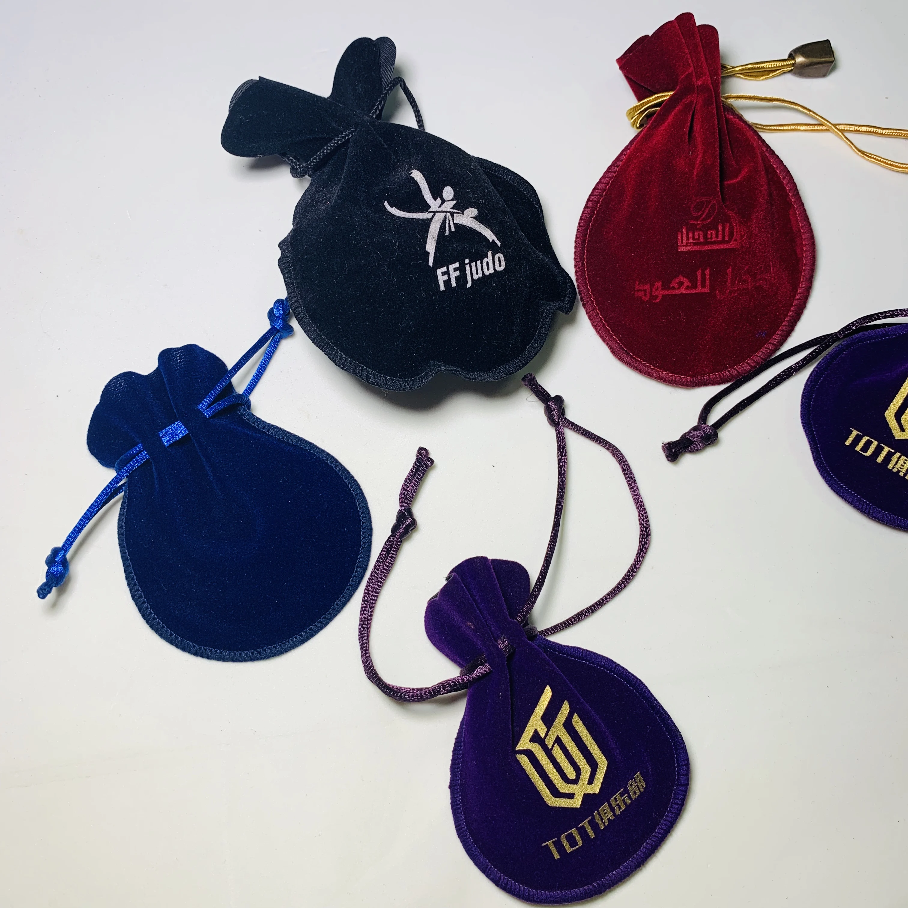 Velvet embroidered pouch with personalized logo for bracelet/jewelery/necklace/ring