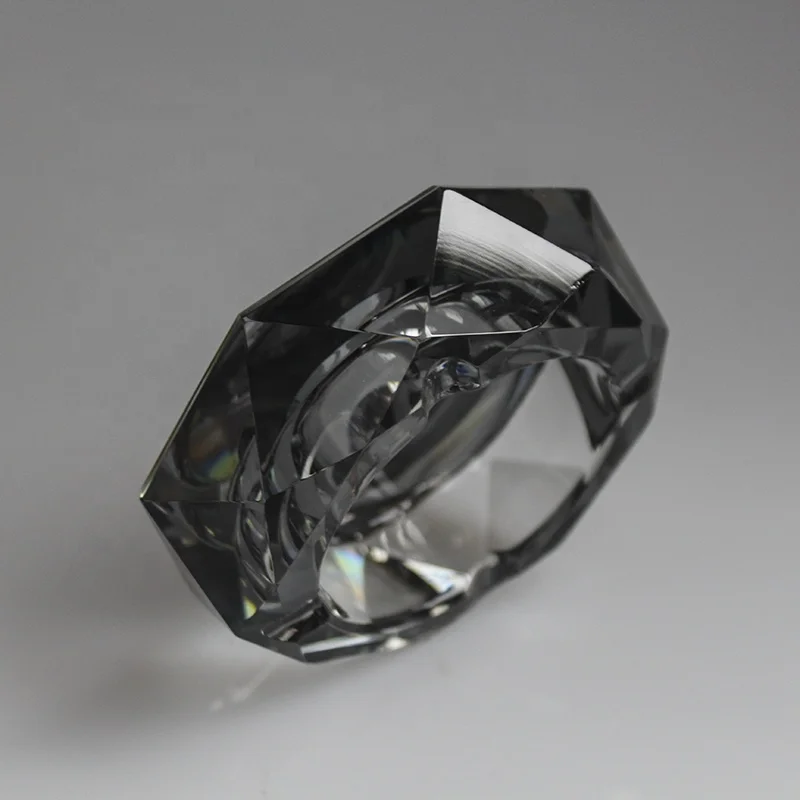 Wholesale Octagonal Cigarette Ashtray Black Crystal Ashtray For Business Gifts