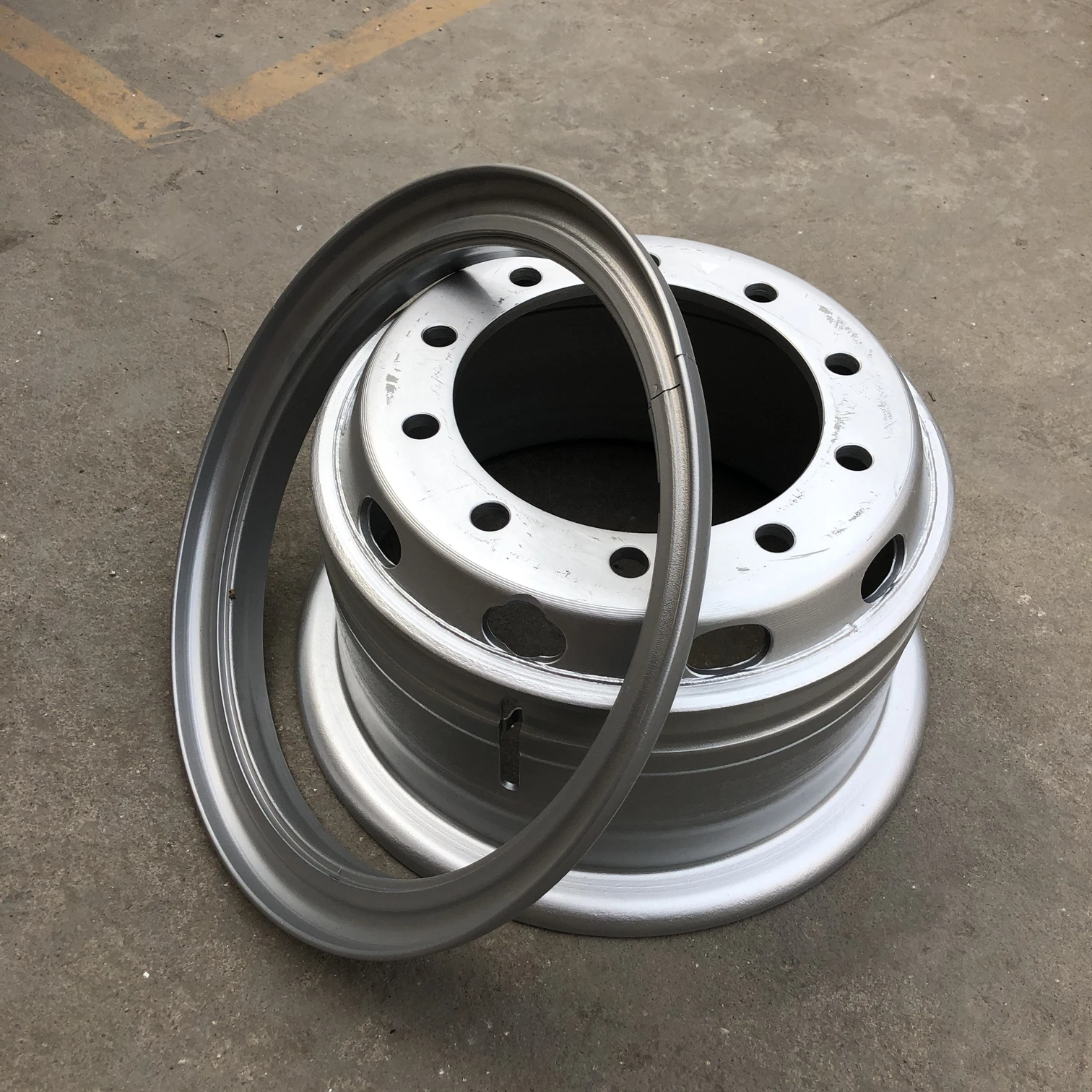SINOTRUK HOWO High Quality Truck Parts 8.5-20 Wheel Assembly AZ9631610010 Premium Accessories