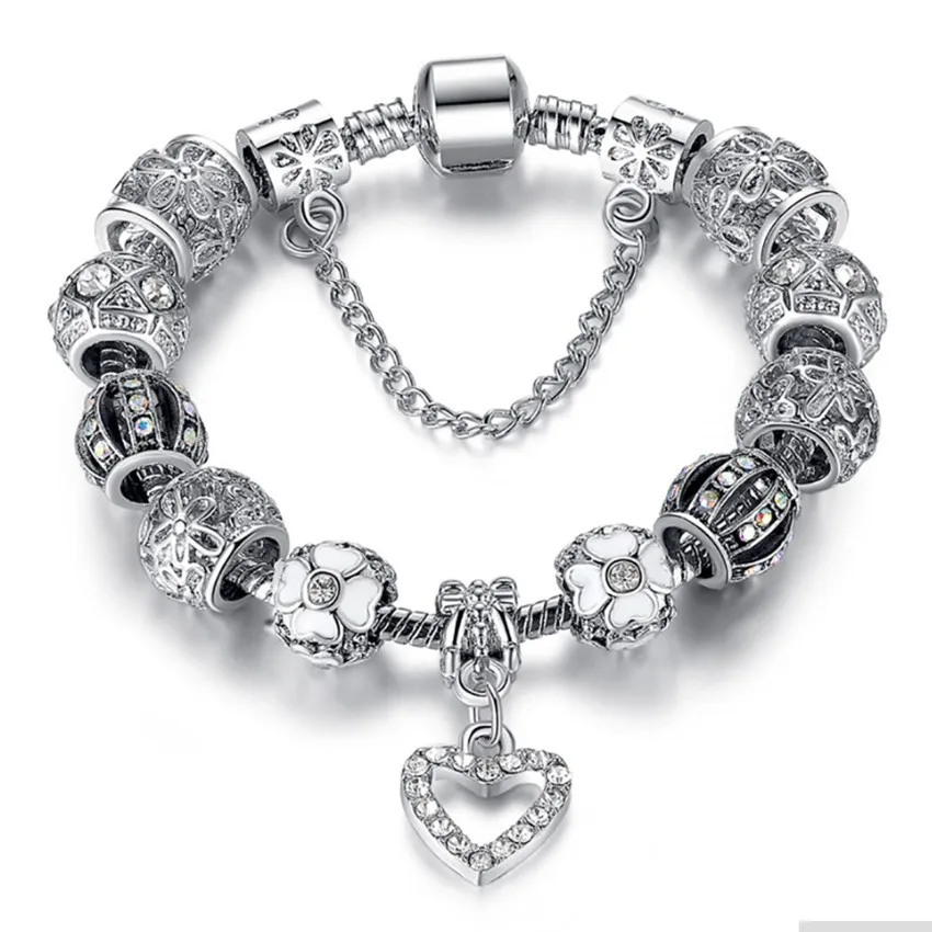 Hot Sale Creative Heart Shape Pendant Bracelets Personality Alloy Bangle Bracelets Female Charm Bracelets Wholesale