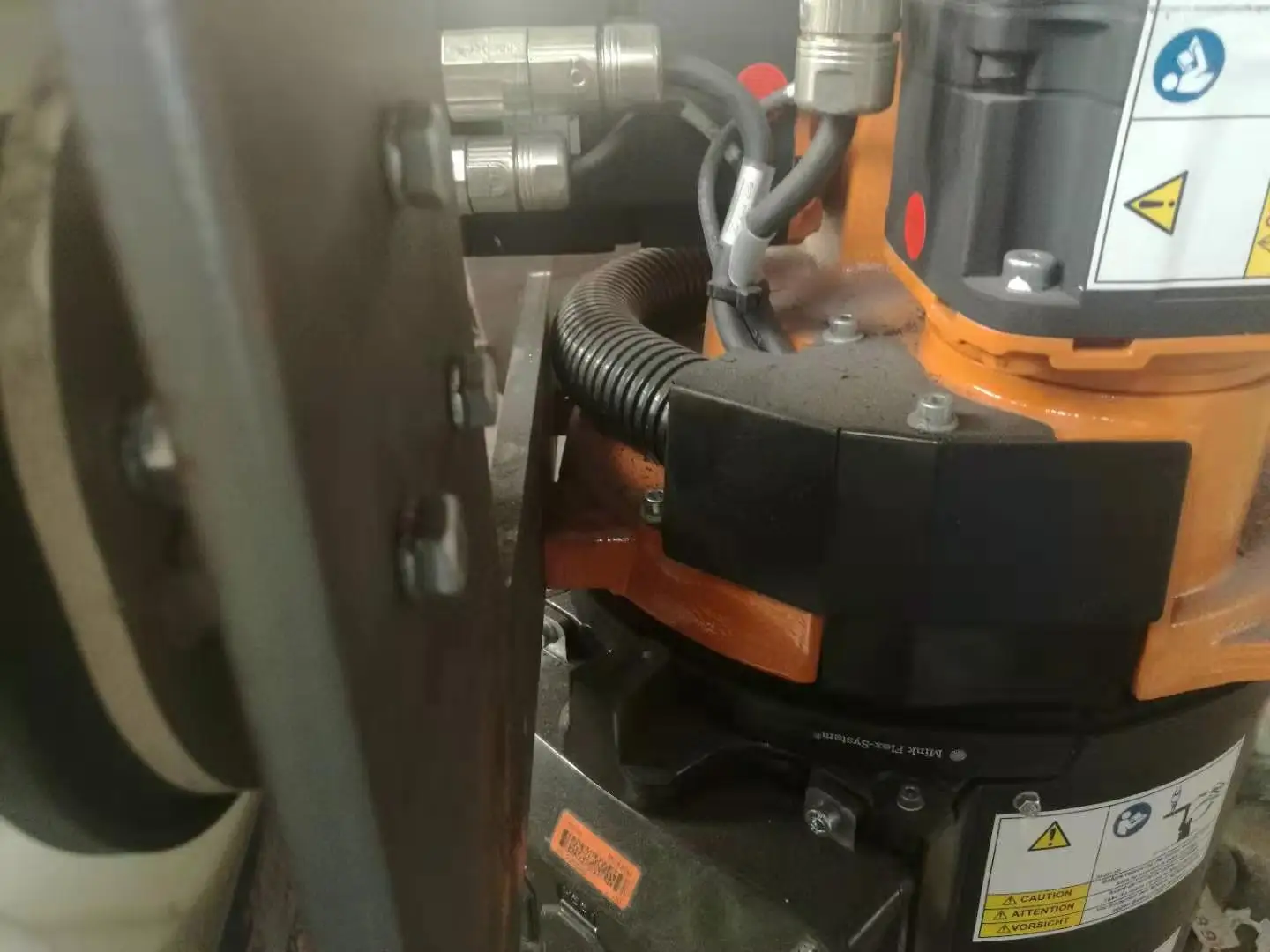 2021 профессиональная пользовательская Защитная крышка робота модель KUKA индивидуальные защитные крышки для машины