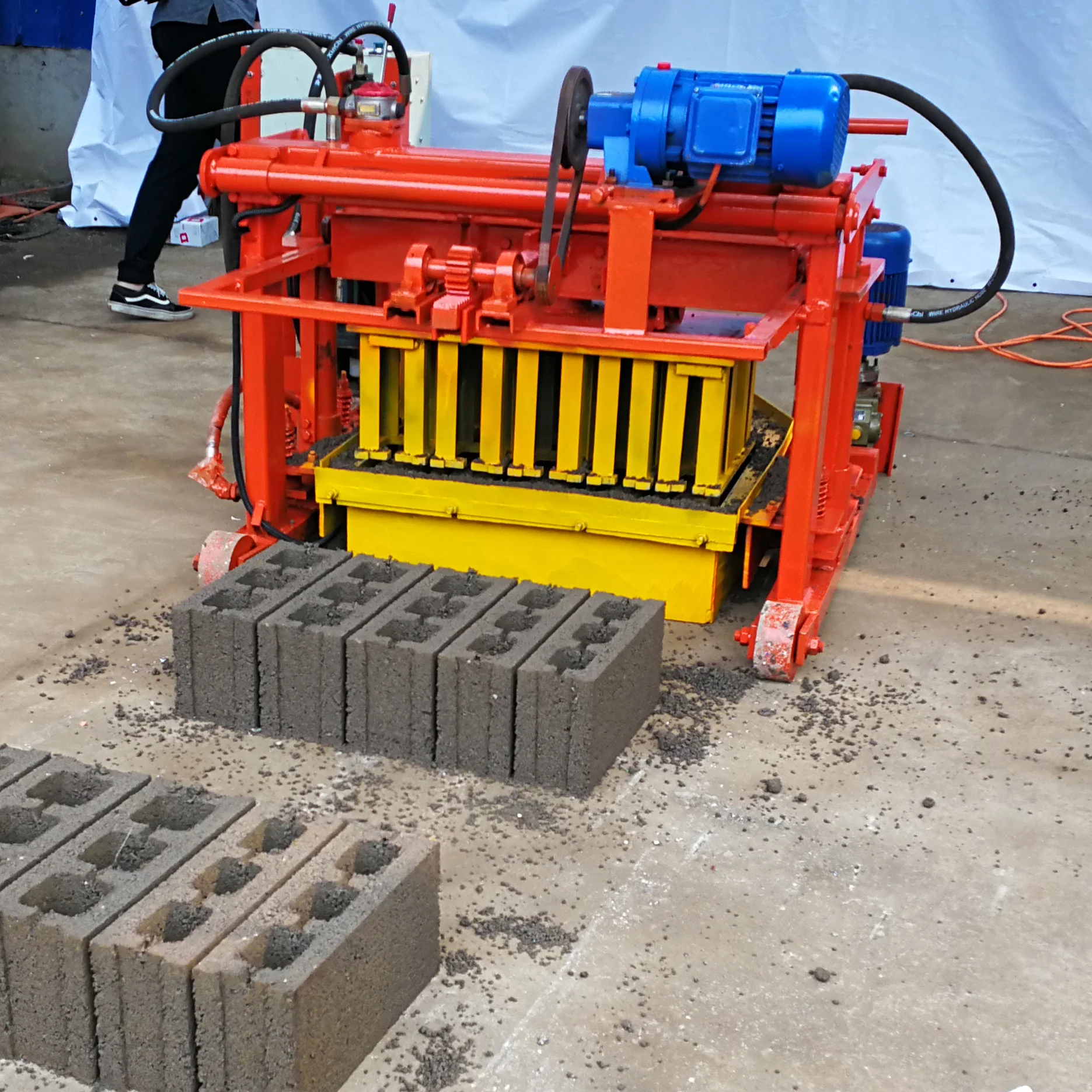 china small hydraulic cinder ciment hollow paver brick making maker machinery cement block press laying machine fully automatic