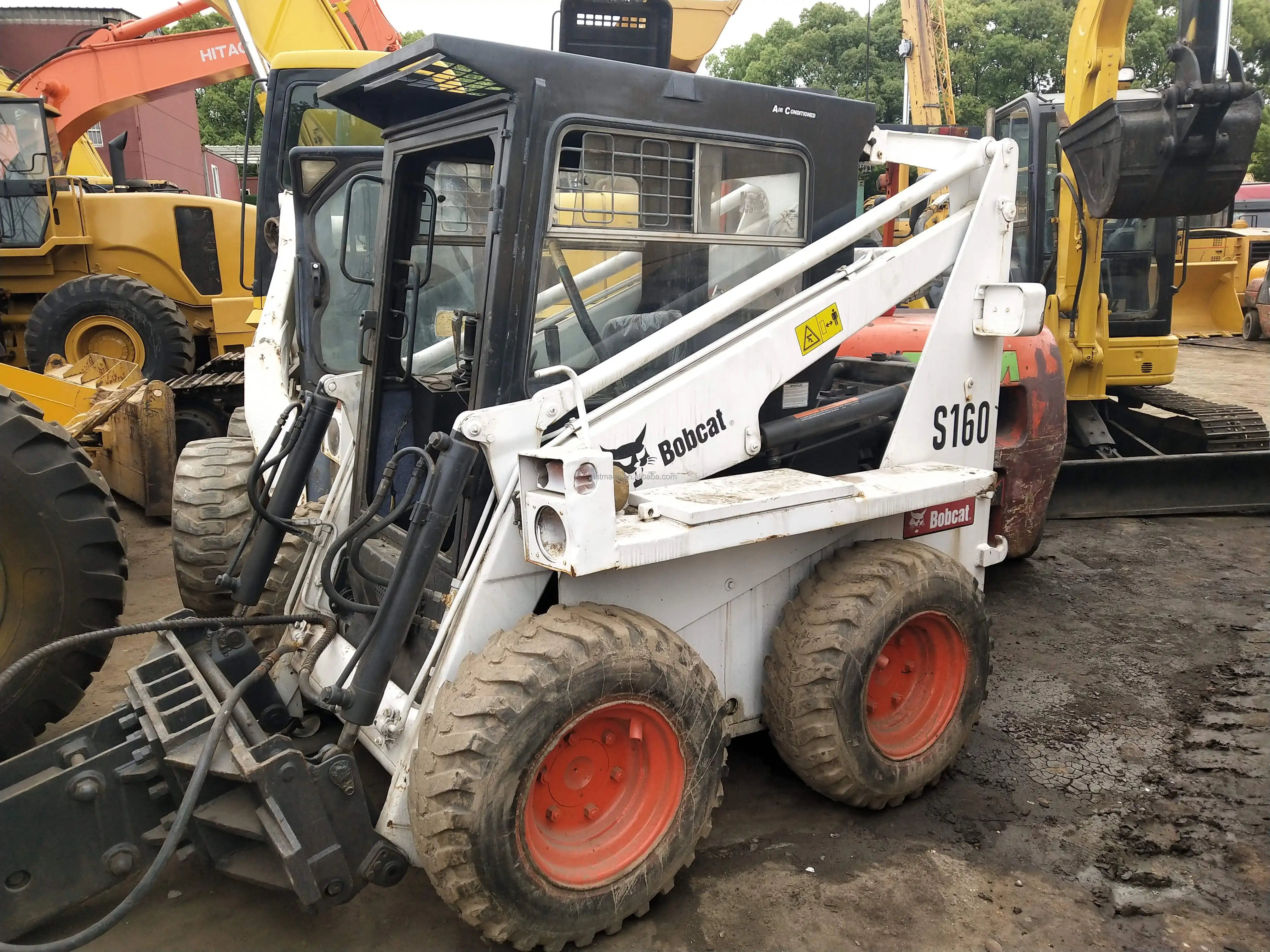 used skid steer loader  wheel skid used loader bobcat s130 small skid
