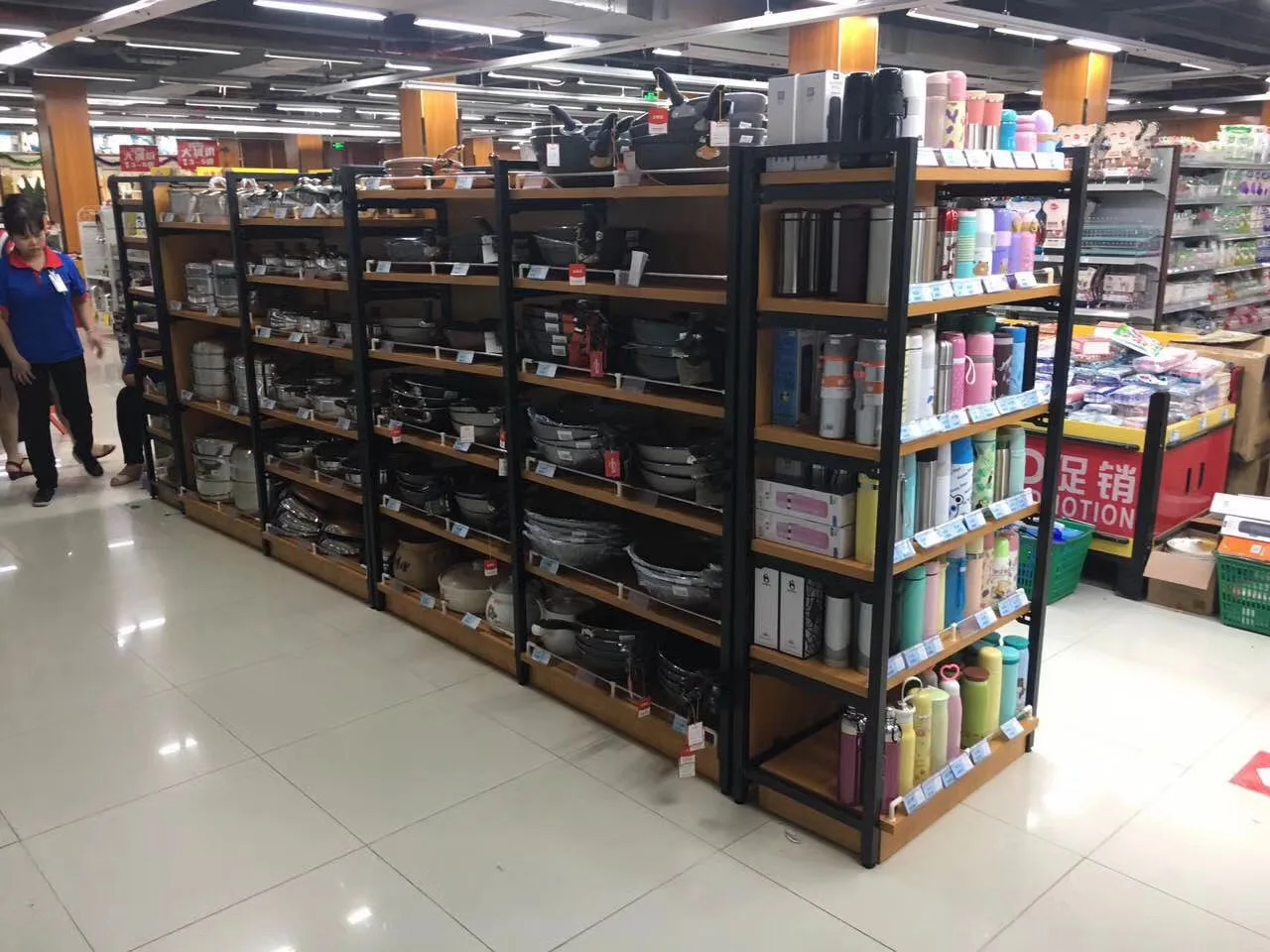 Popular Products Wooden Rack Store Display Miniso Shelves For