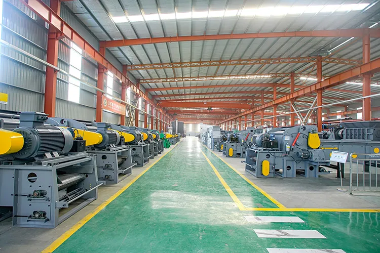 China Factory Direct Sale Stable PLC control wood pallet chipping machinery