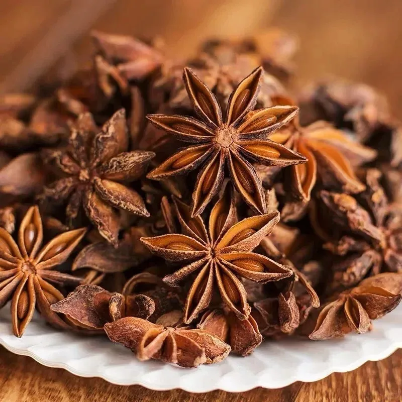Wholesale 100% Natural Dried Whole Star Anise Hot Spicy Herb Spice with Seed and Stem Origin Direct Sales