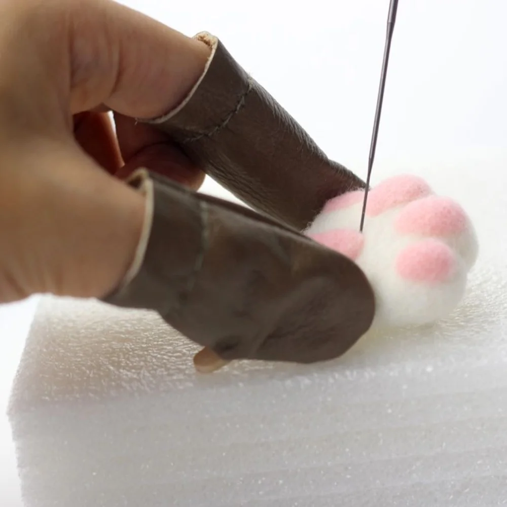 DIY Felt Novelty Brooches Beginners Needle Felting Kit Supplies Animal as Present Needle Felt Cat