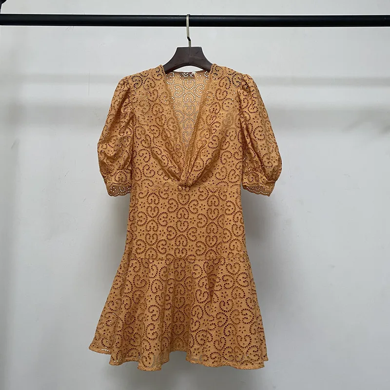 Spring and summer new high-end design puff sleeves V-neck lace hollow hook flower fishtail dress