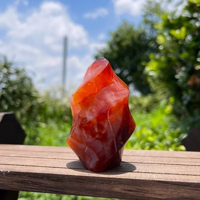 Wholesale Natural Red Agate Flame Energy Reiki Chakra Healing Crystal Carnelian Flame for Home Decor