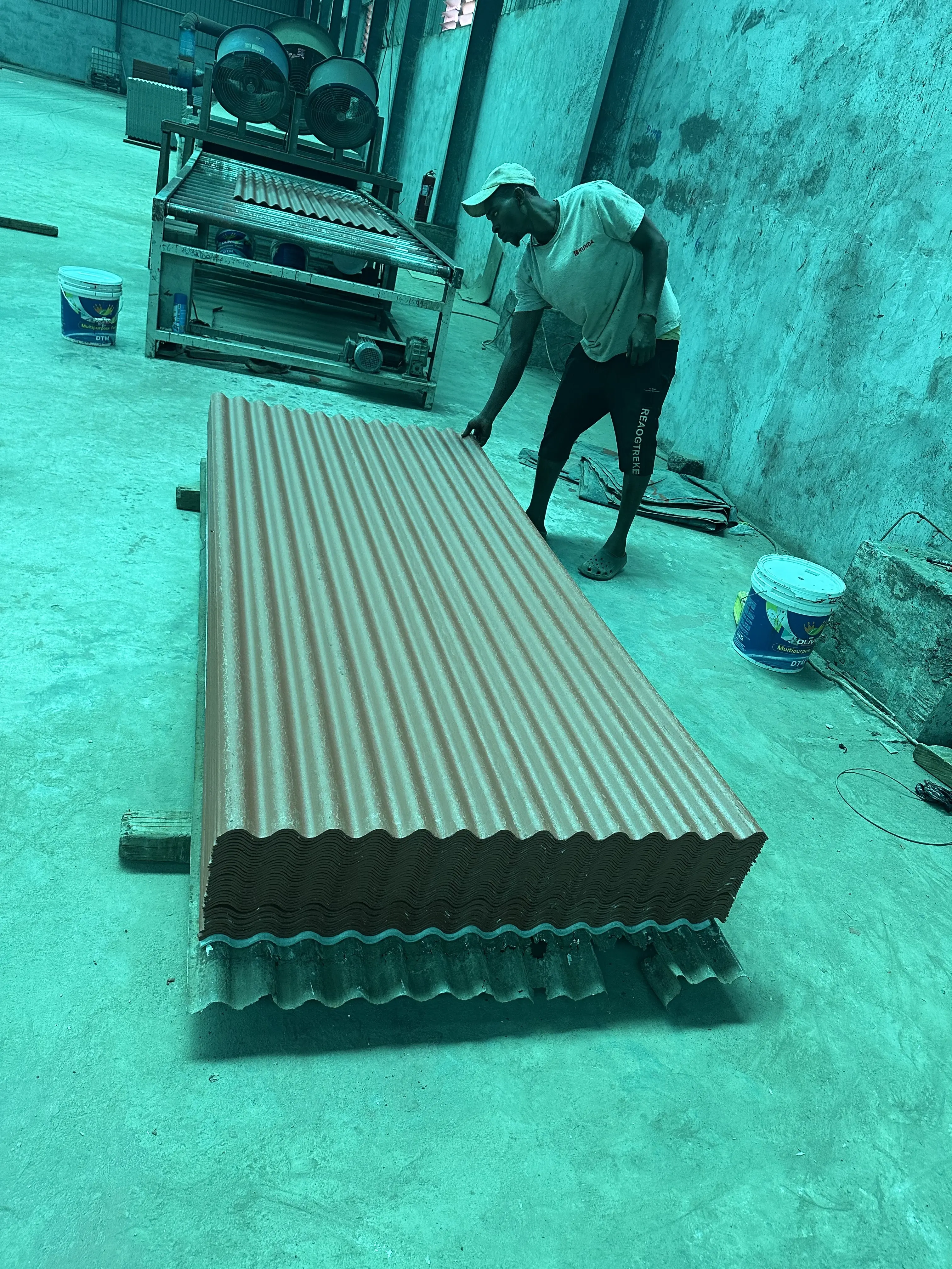 KUNDA 2024 Africa Local Factories Coast Roofing Cement Fiber Tiles 4*1050*2400 Local Factory Red Color Stock On Sale now