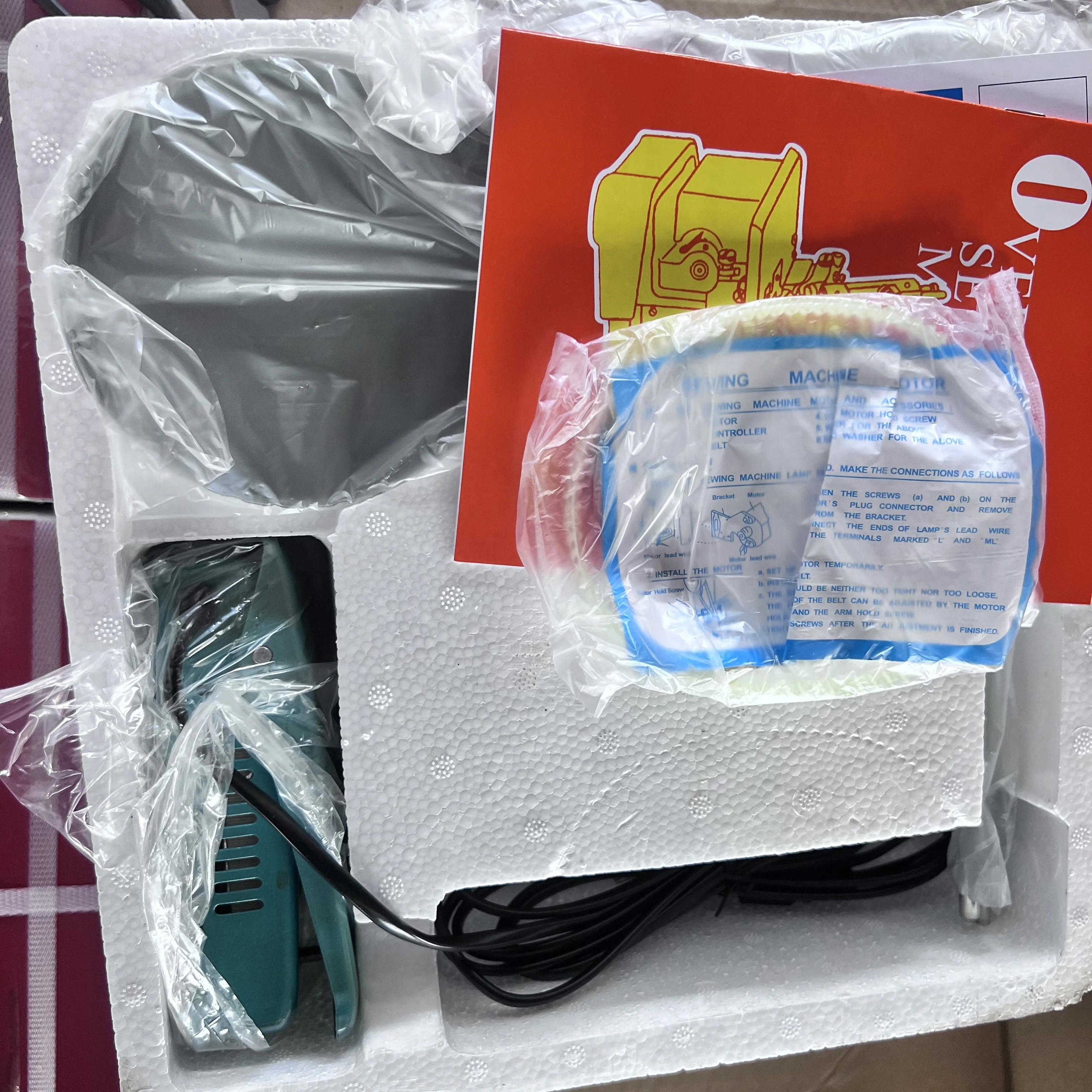 GN1-1D three thread  medium speed mini overlock sewing machine   with motor for home sewing