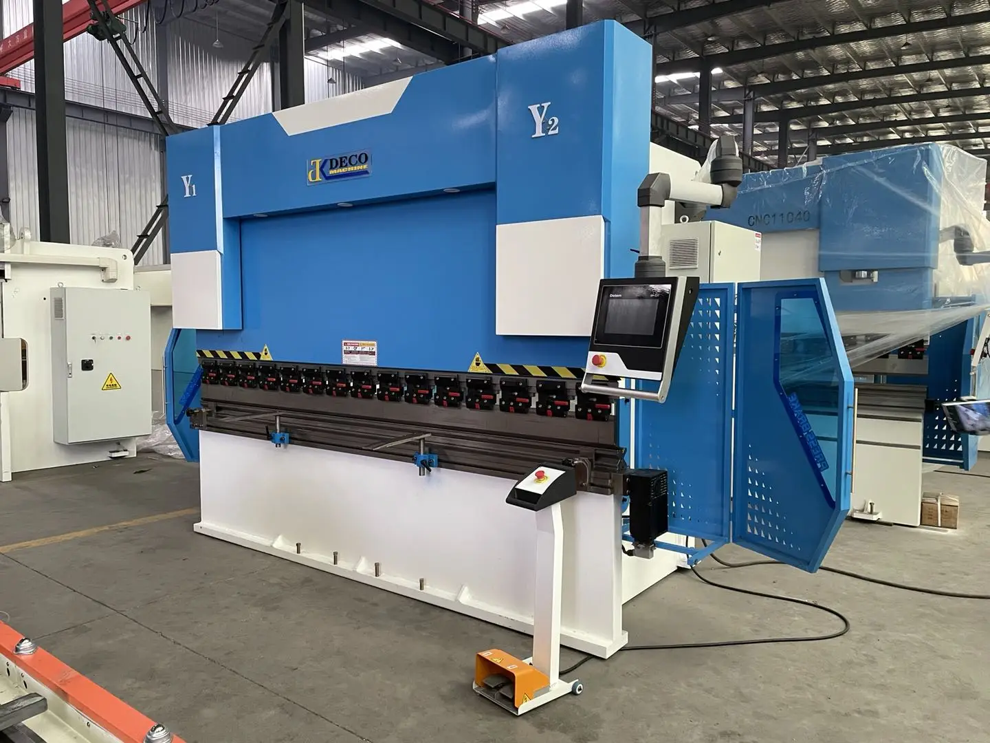 hydraulic press brake 40T1600 small machine cnc with wholesale