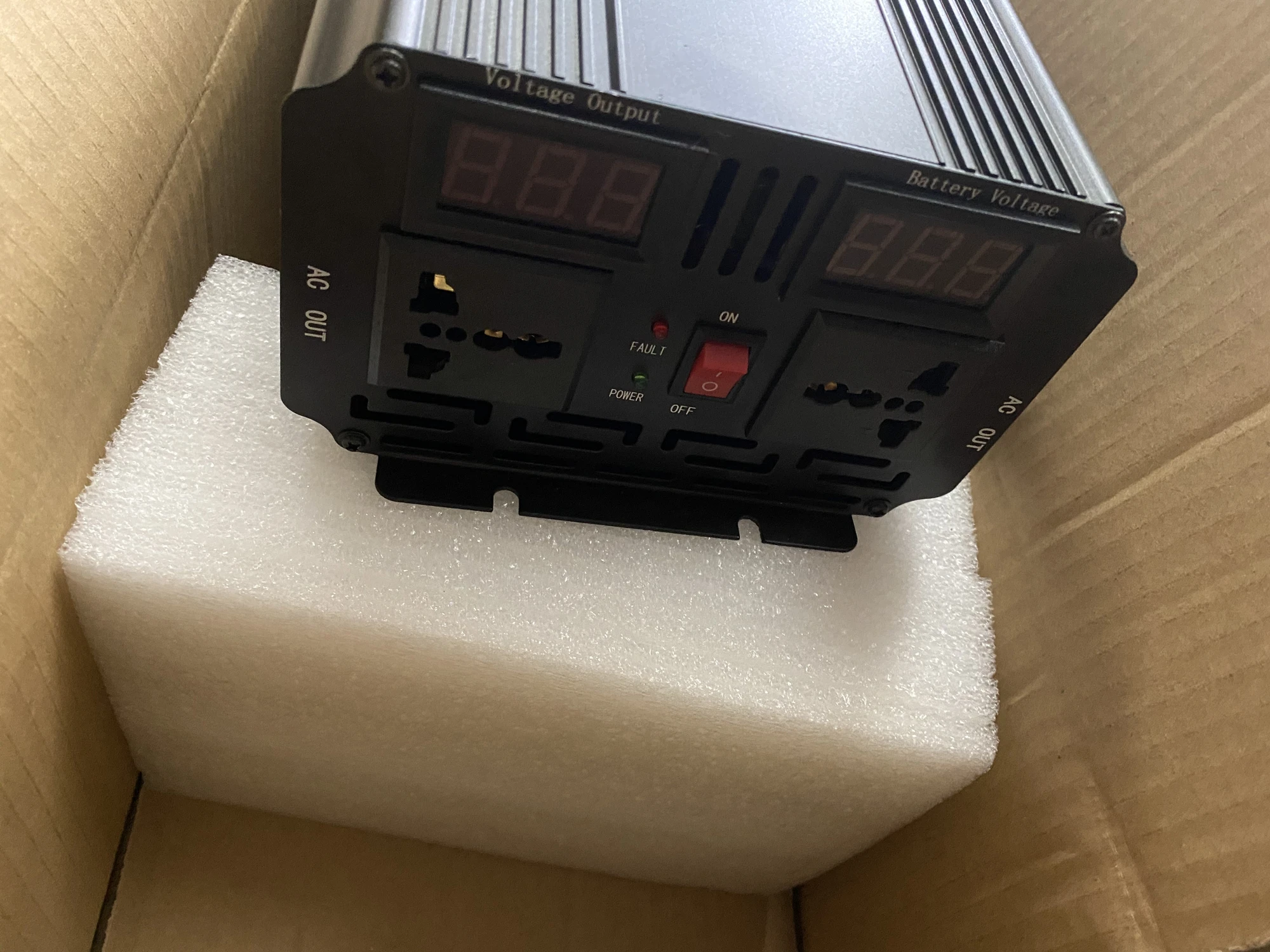 Good Price 1500W 12V 24V DC/AC 110V 220V Modified Sine Wave 3000W Power Inverter with UPS Function & Battery Charger