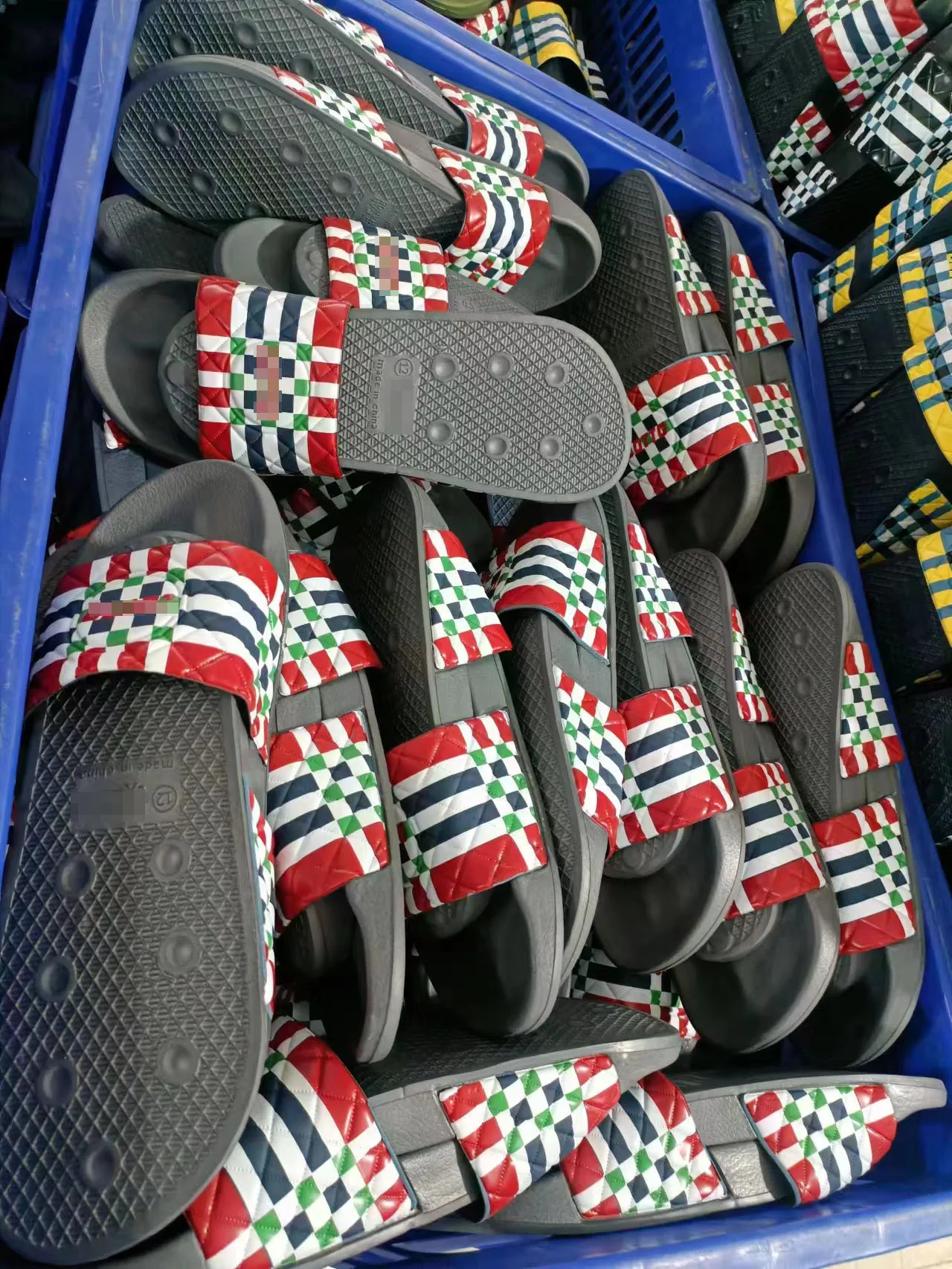 Adequate Stocks adults home slippers Disposable Plastic Bathroom Slippers