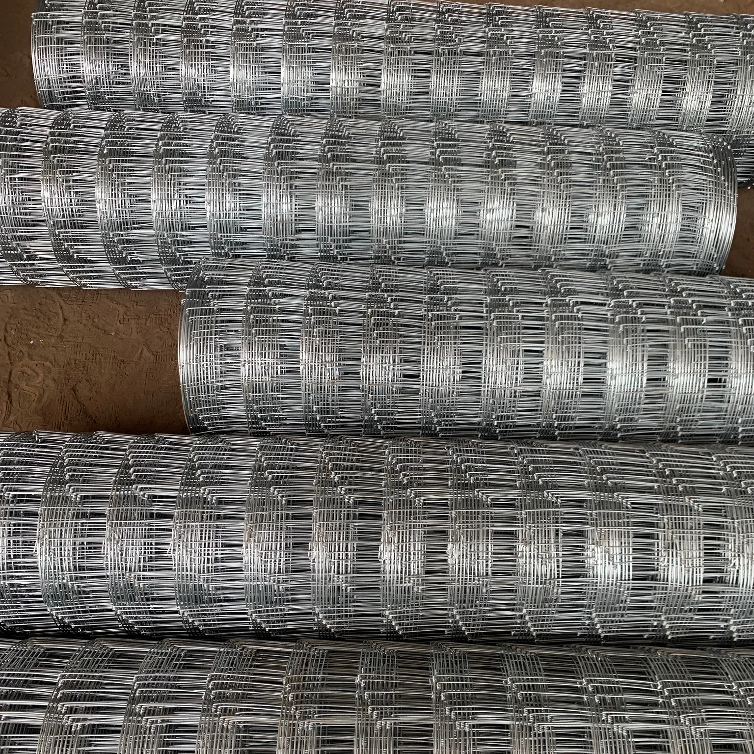 Cheap farm fencing price/livestock cattle fence netting/electric fence for cattle