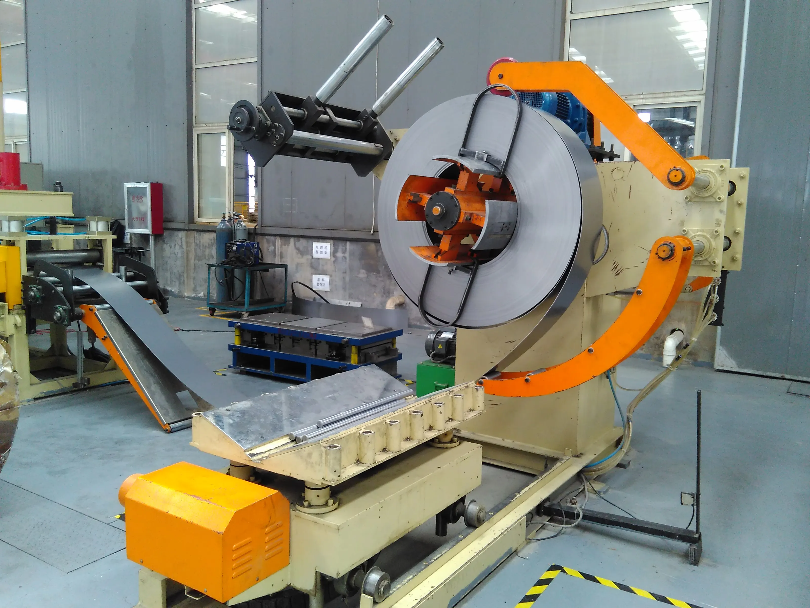 Automatic Production Line For Forming And Punching Of Front Bumper Beam Roll Forming Machine